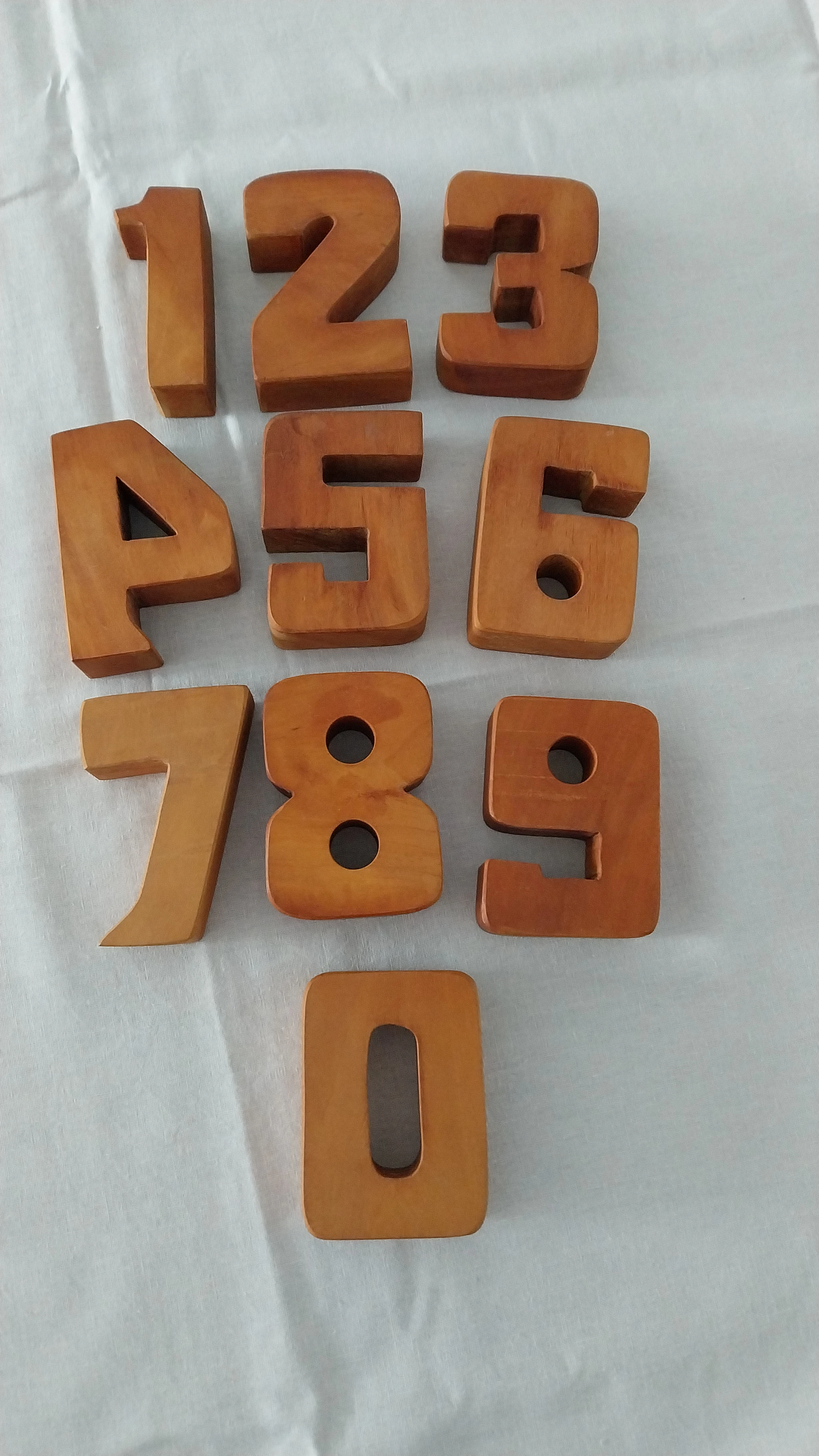 Holzspielzeug Zahlen/Ziffern massiv