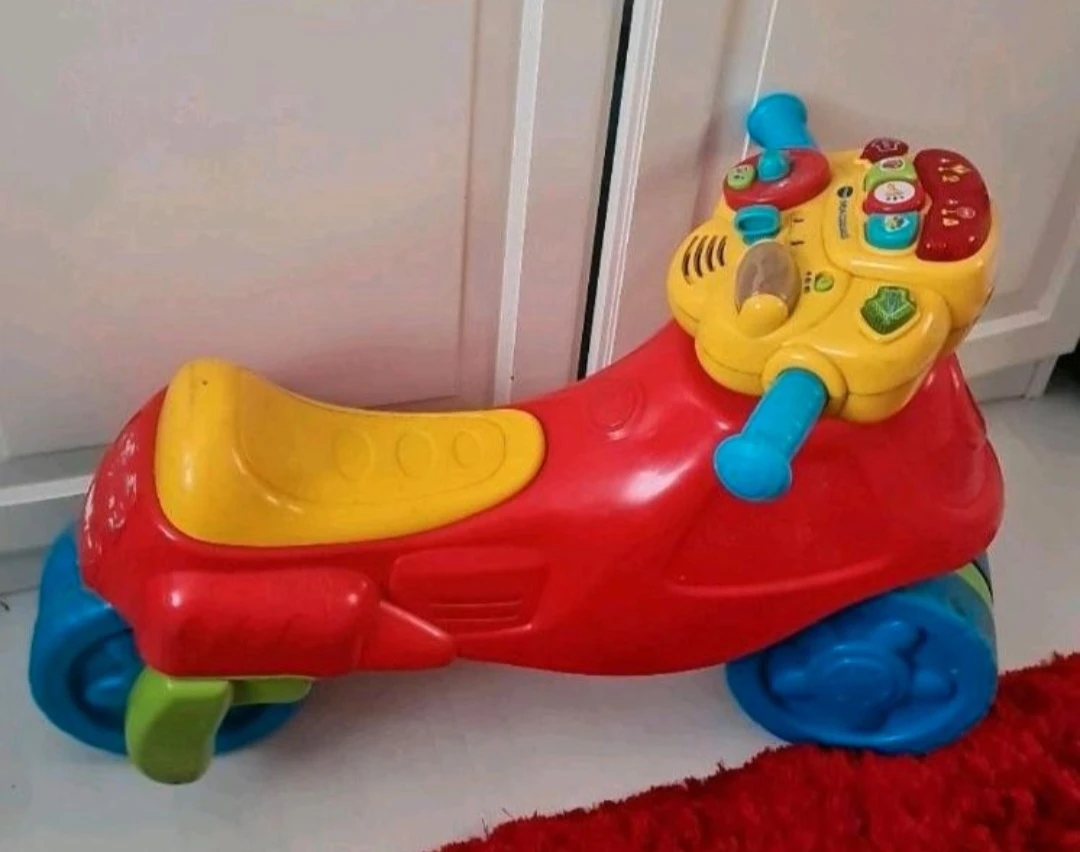 Vtech 2-in-1 Dreirad Motorrad DEFEKT 