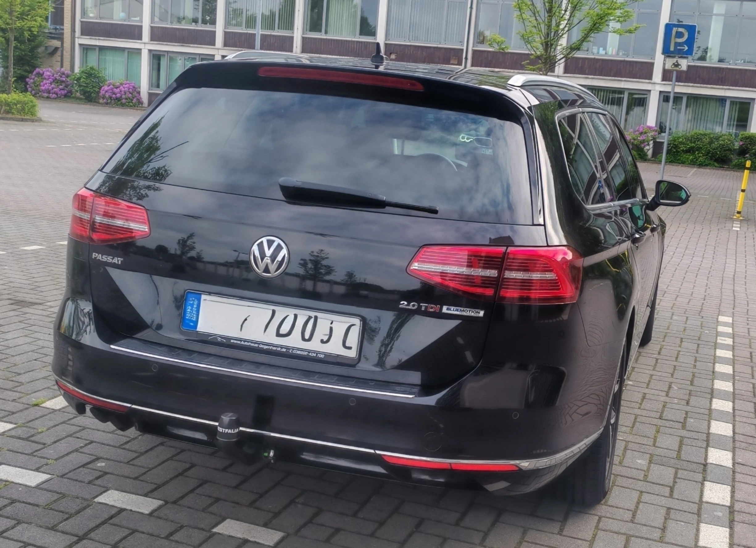 Hinten, elektrische Heckklappe! 