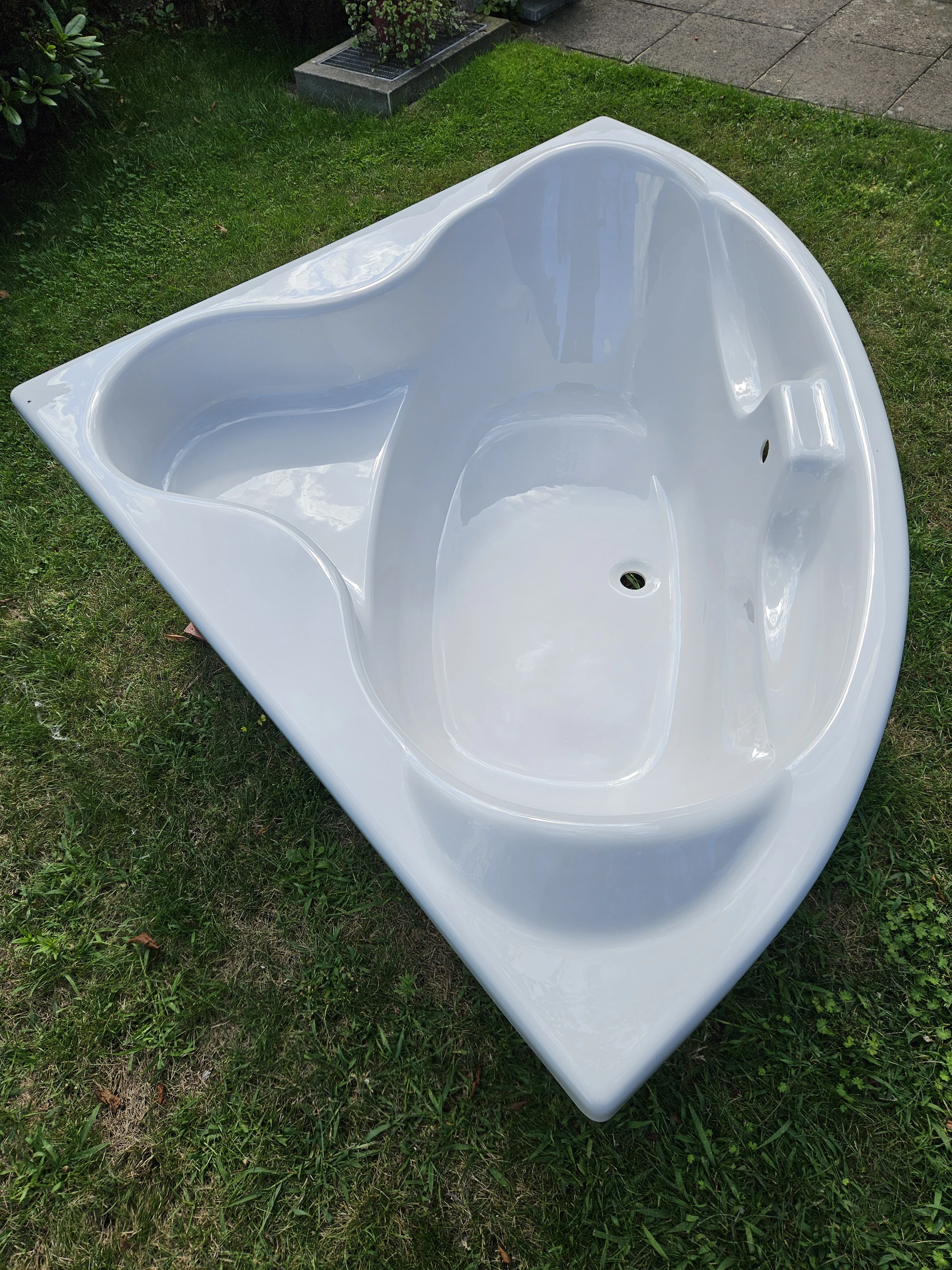 Badewanne von oben seitlich