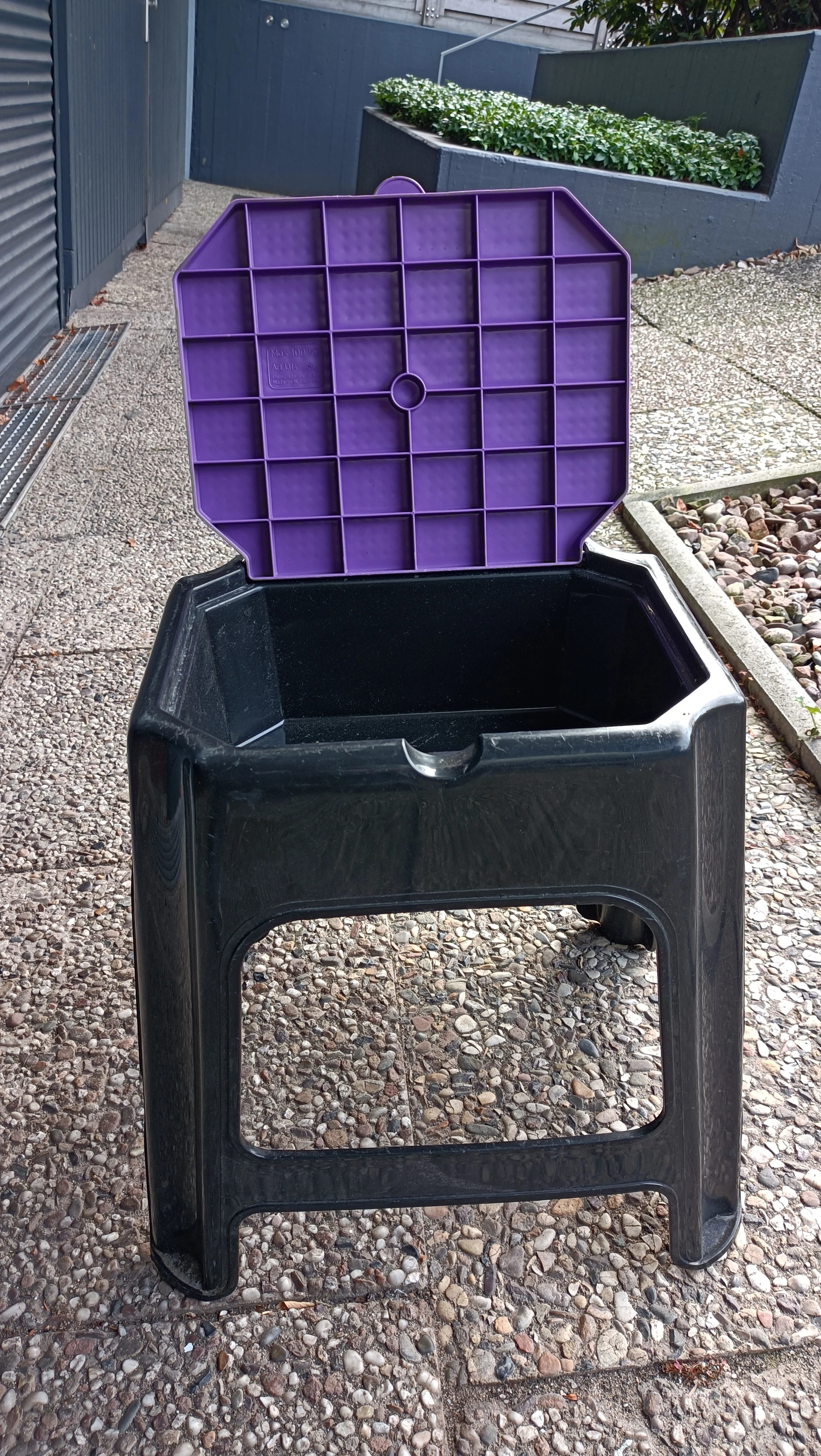 neuwertig