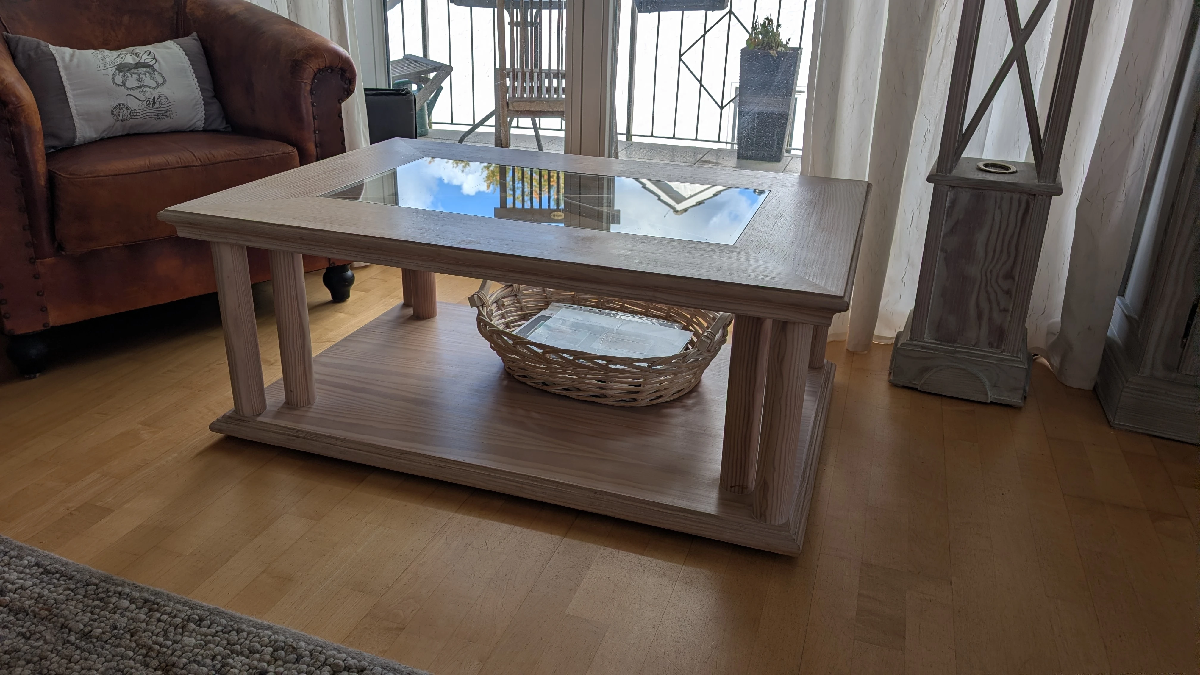 Unten mit Ablage