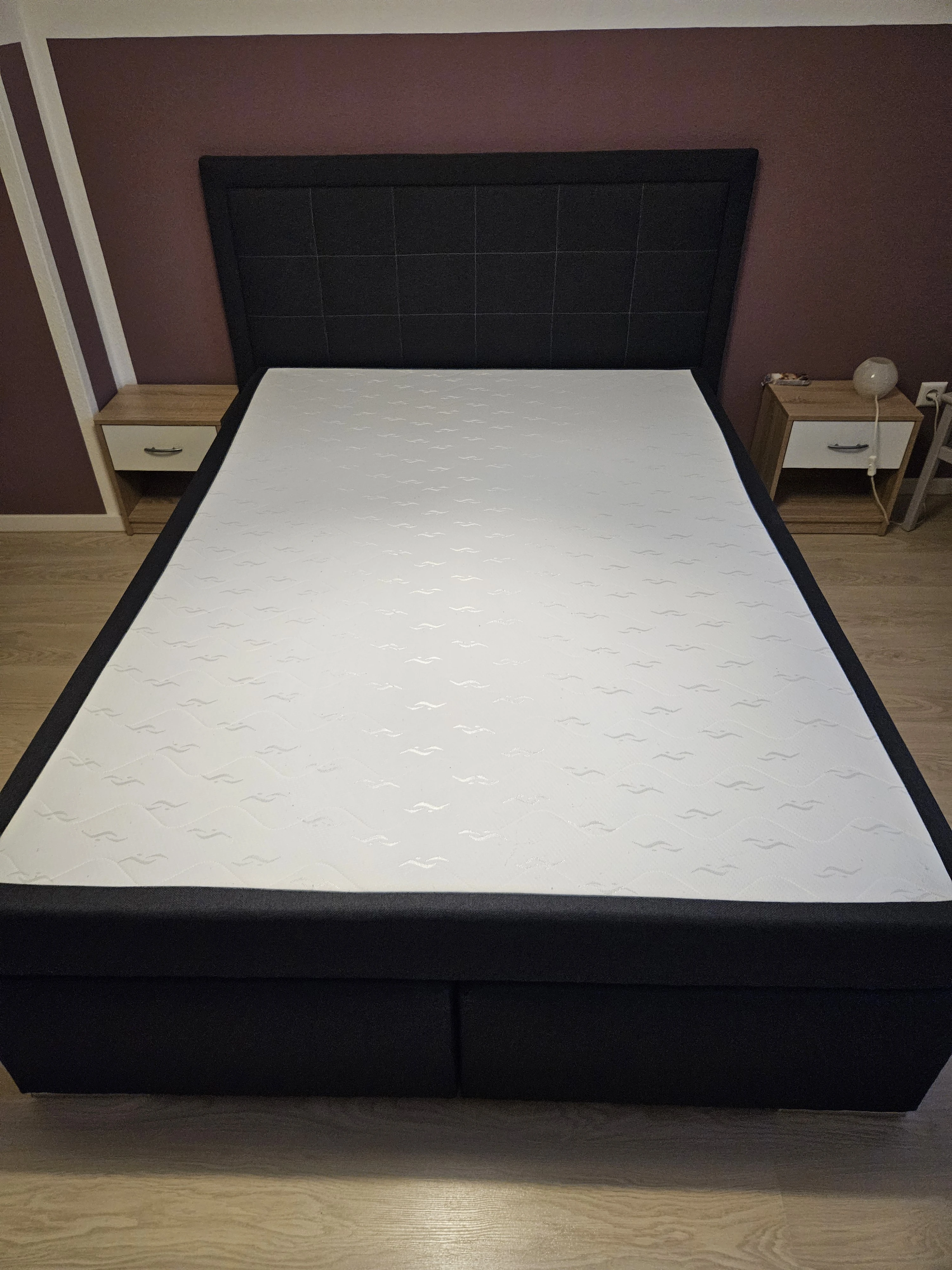 Bett ohne Topper