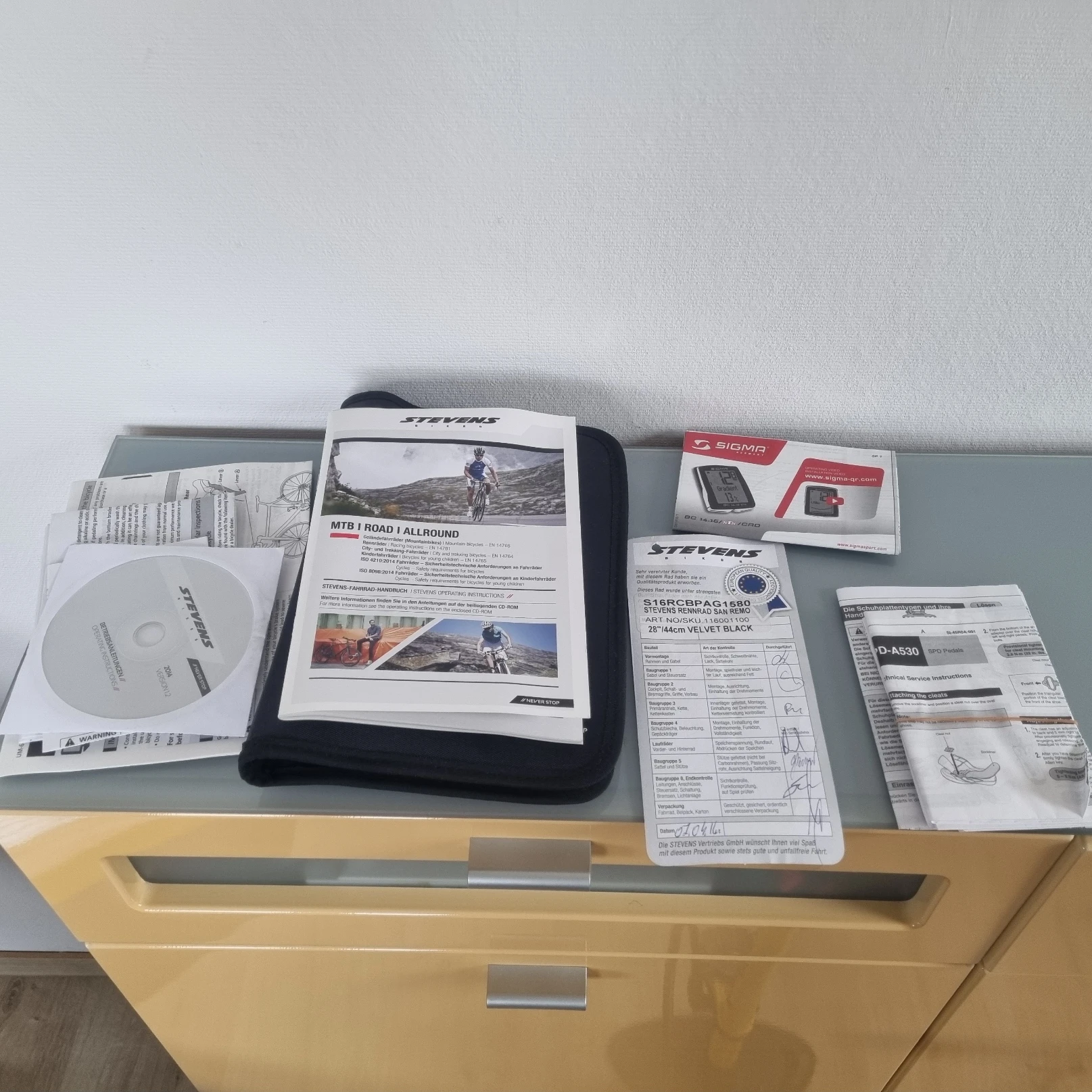 Unterlagen und Bedienungsanleitungen