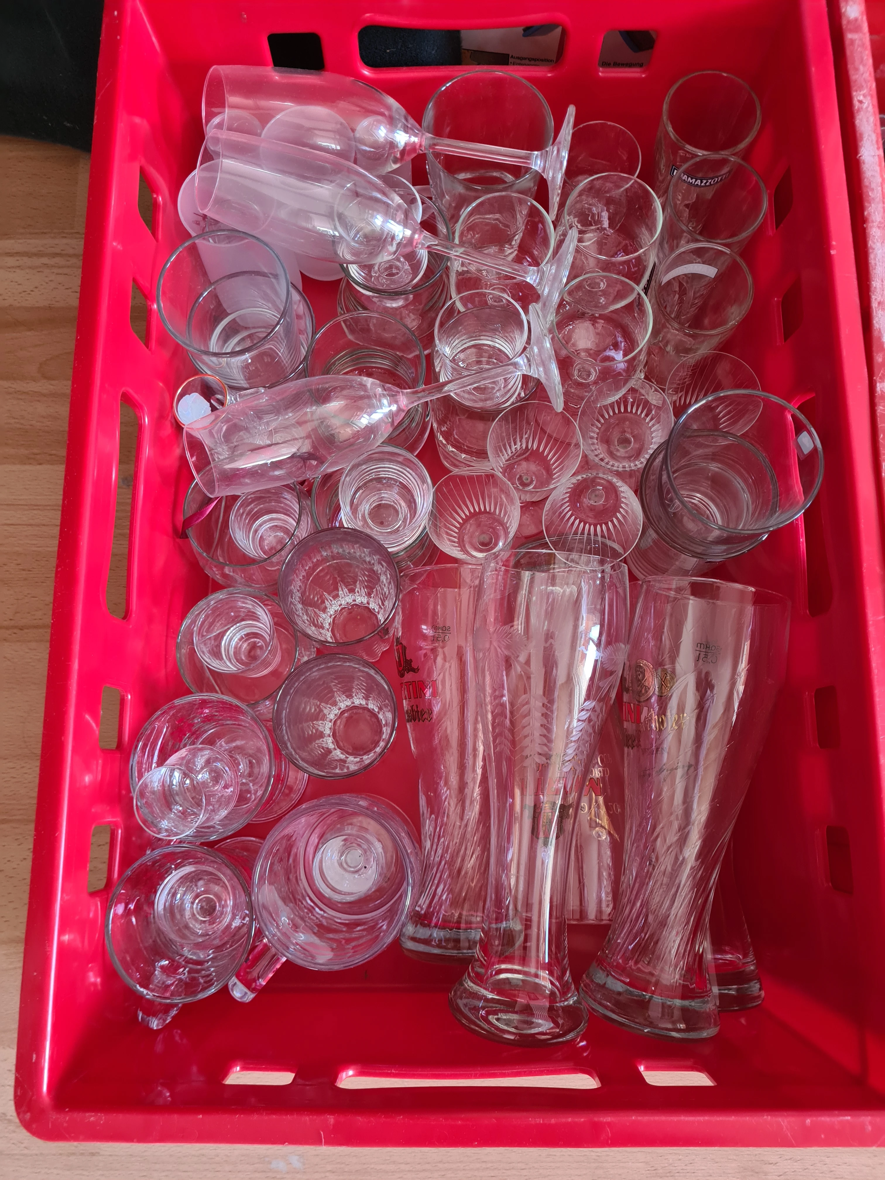 Diverse Gläser