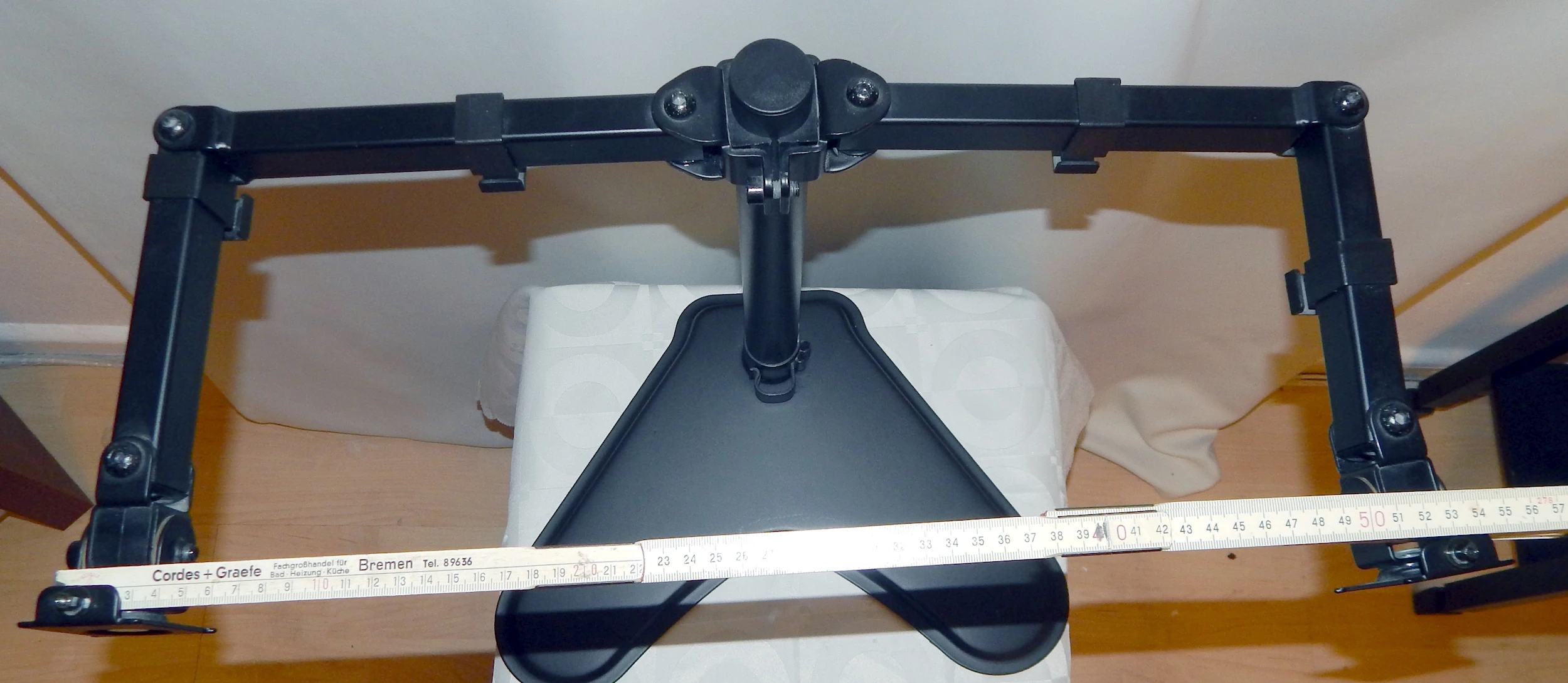 DIGITUS Standfuß-Monitorhalterung