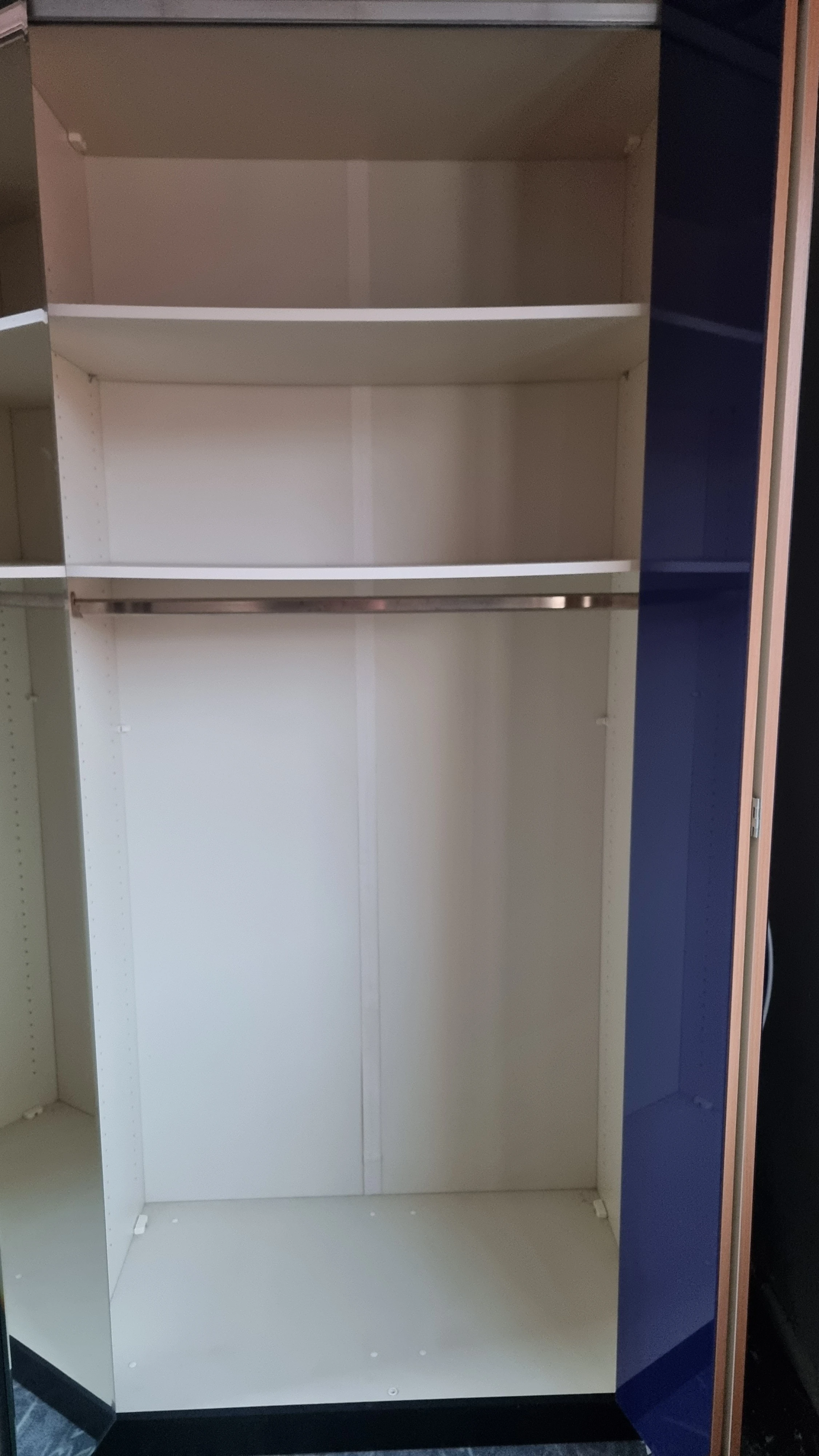 Schrank-2