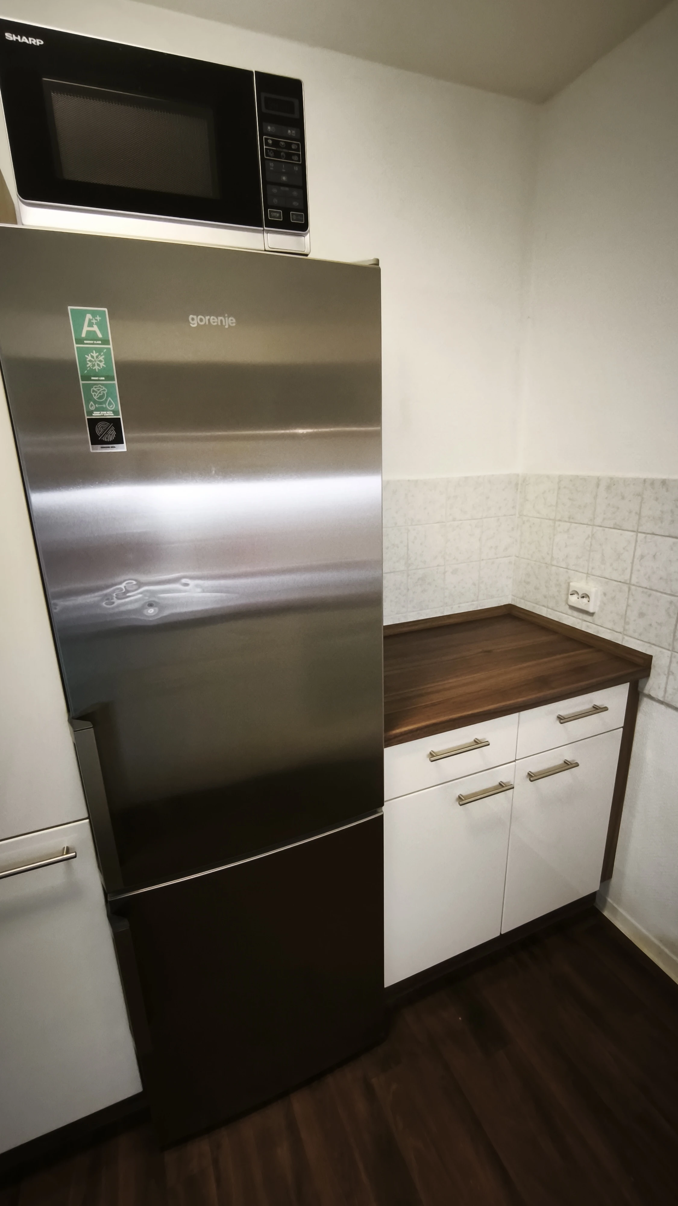 Küchenzeile rechts Kühl-Gefrierschrank