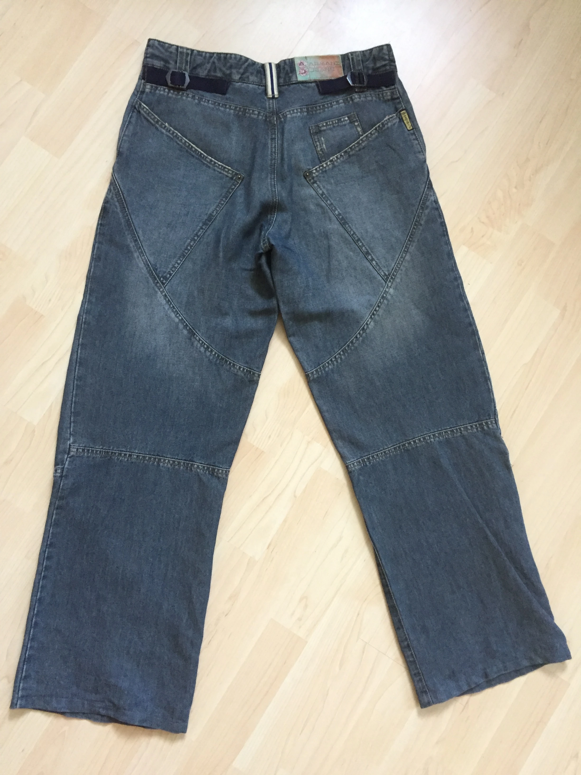 ARMANI Designer Jeans Gr. 29 -neuwertig- 