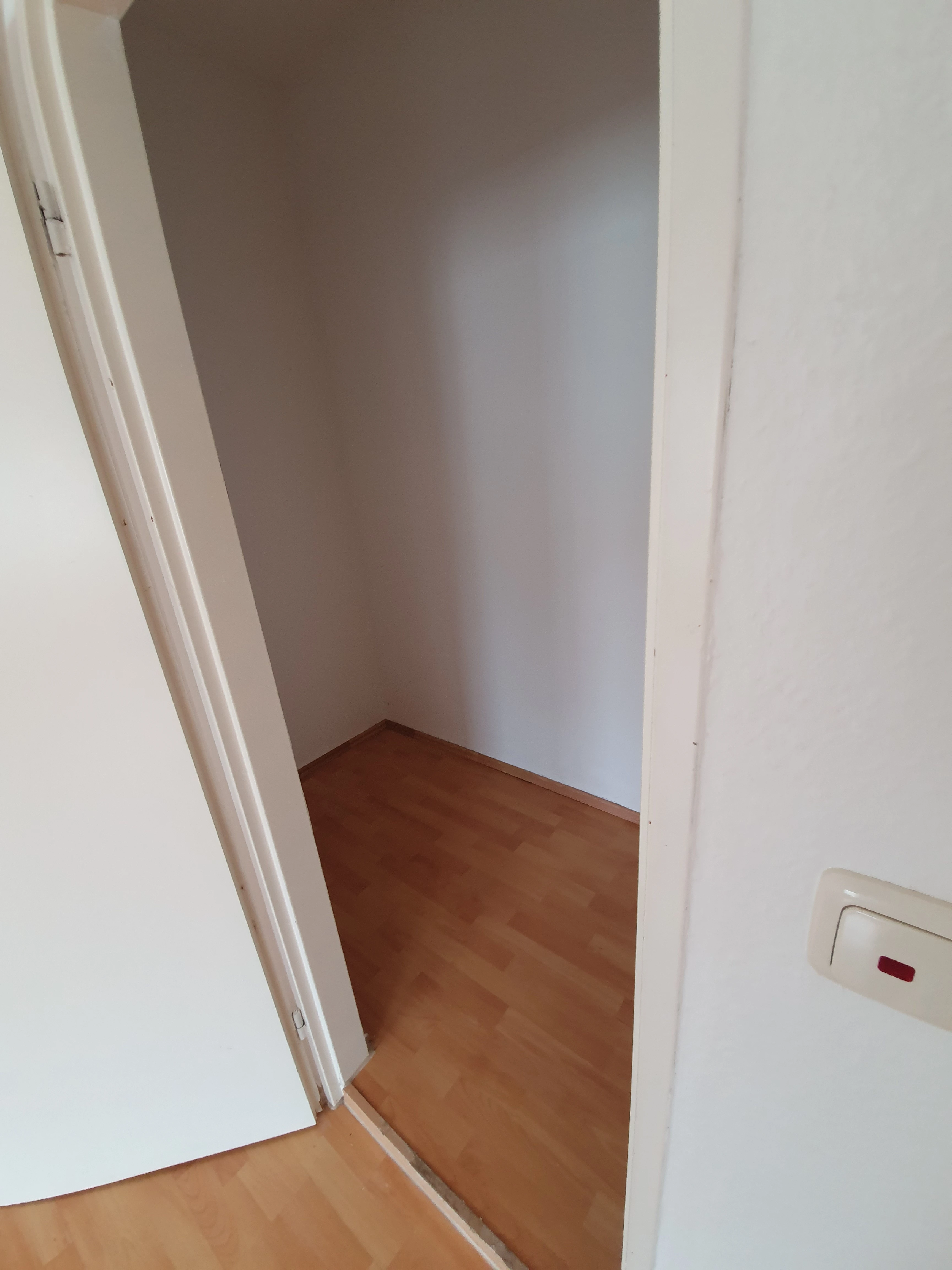 Kleiderschrank