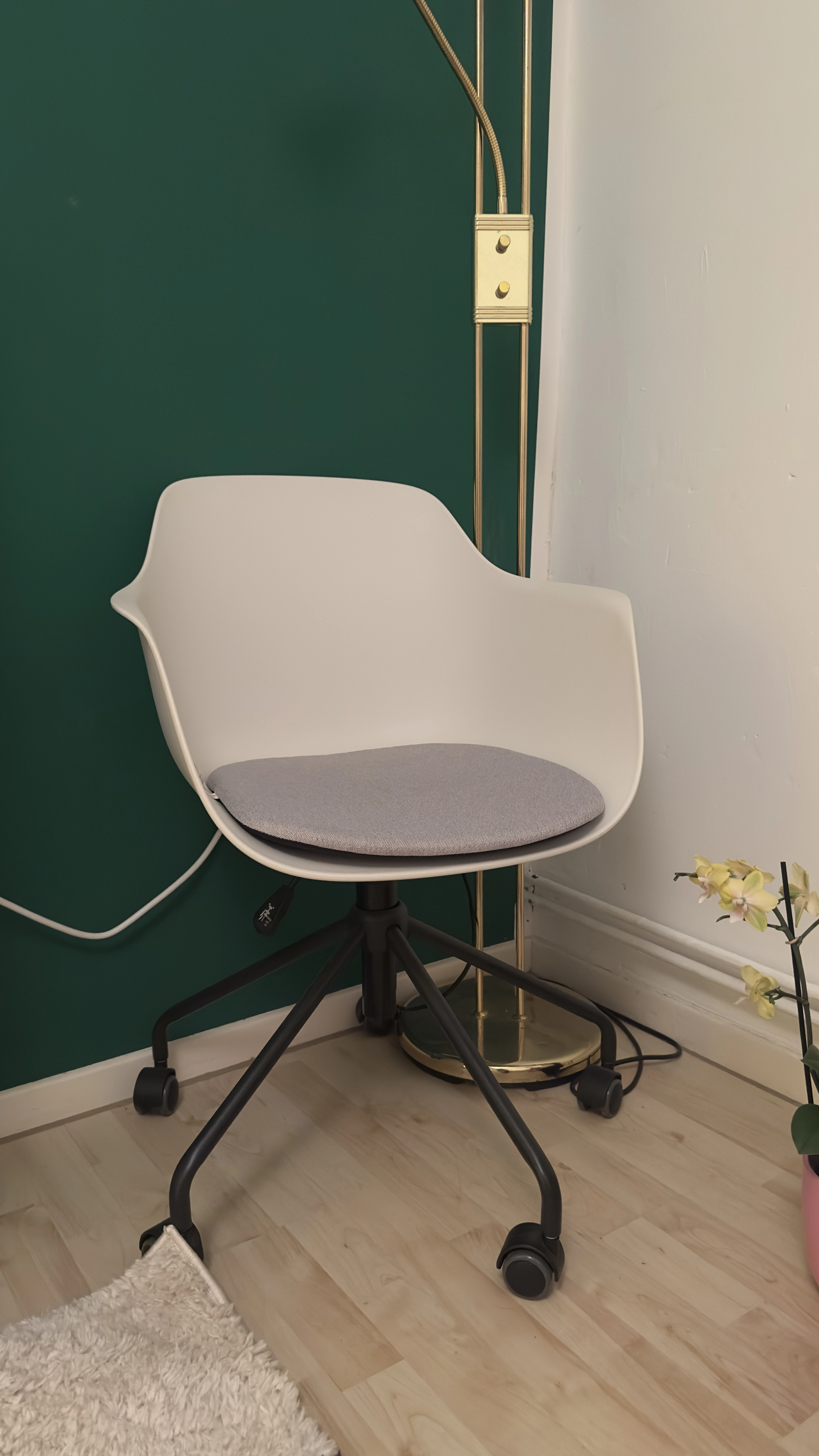 Bürostuhl mit Sitzkissen 