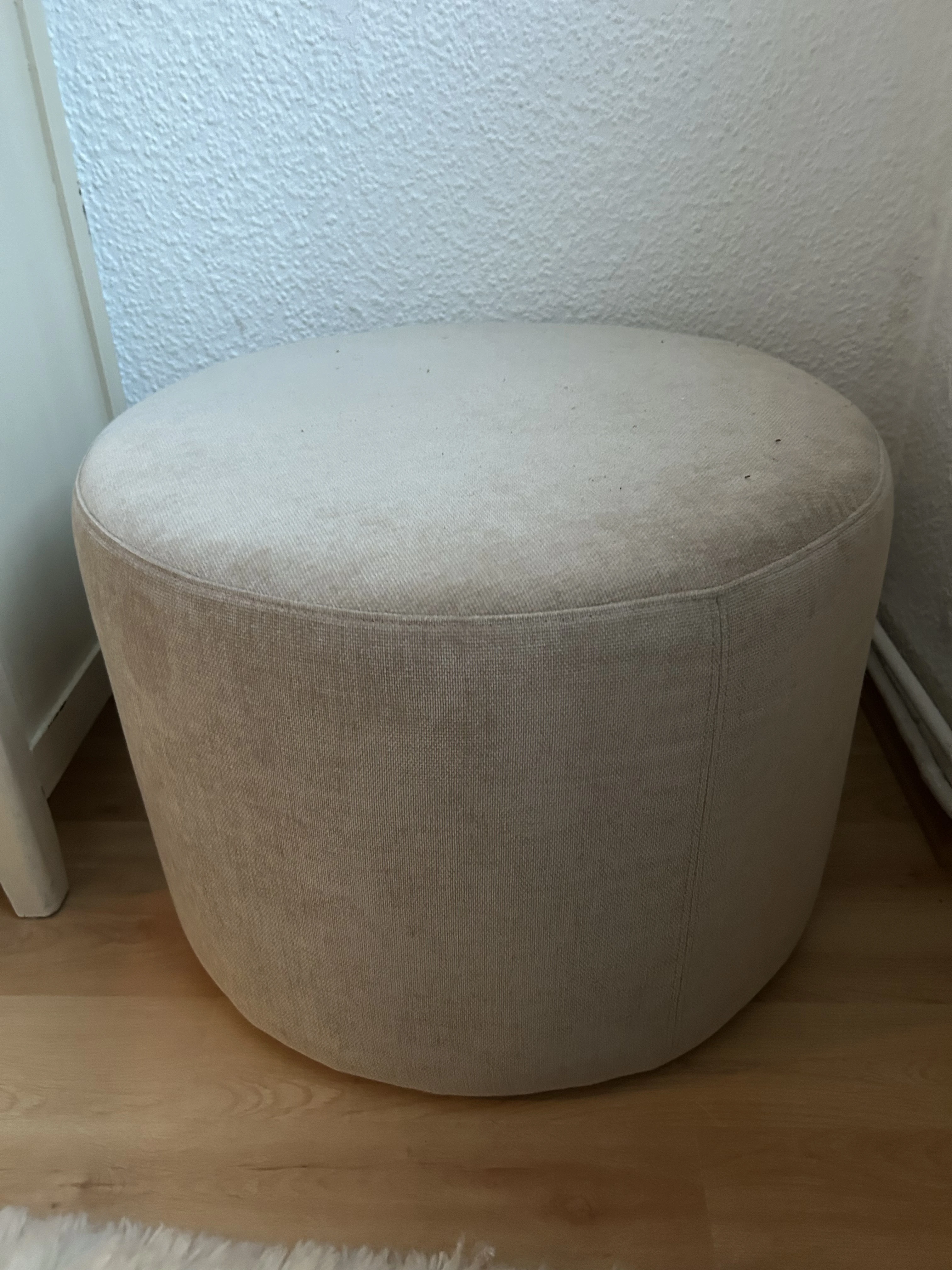 Weicher Stoff in beige