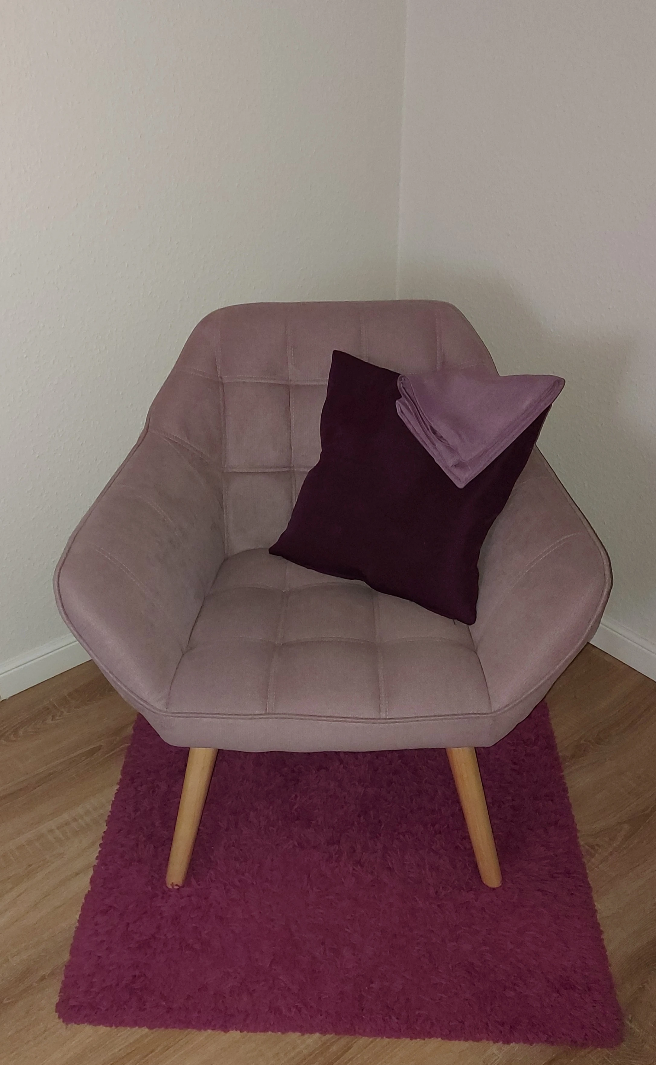 Sessel mit Kissen