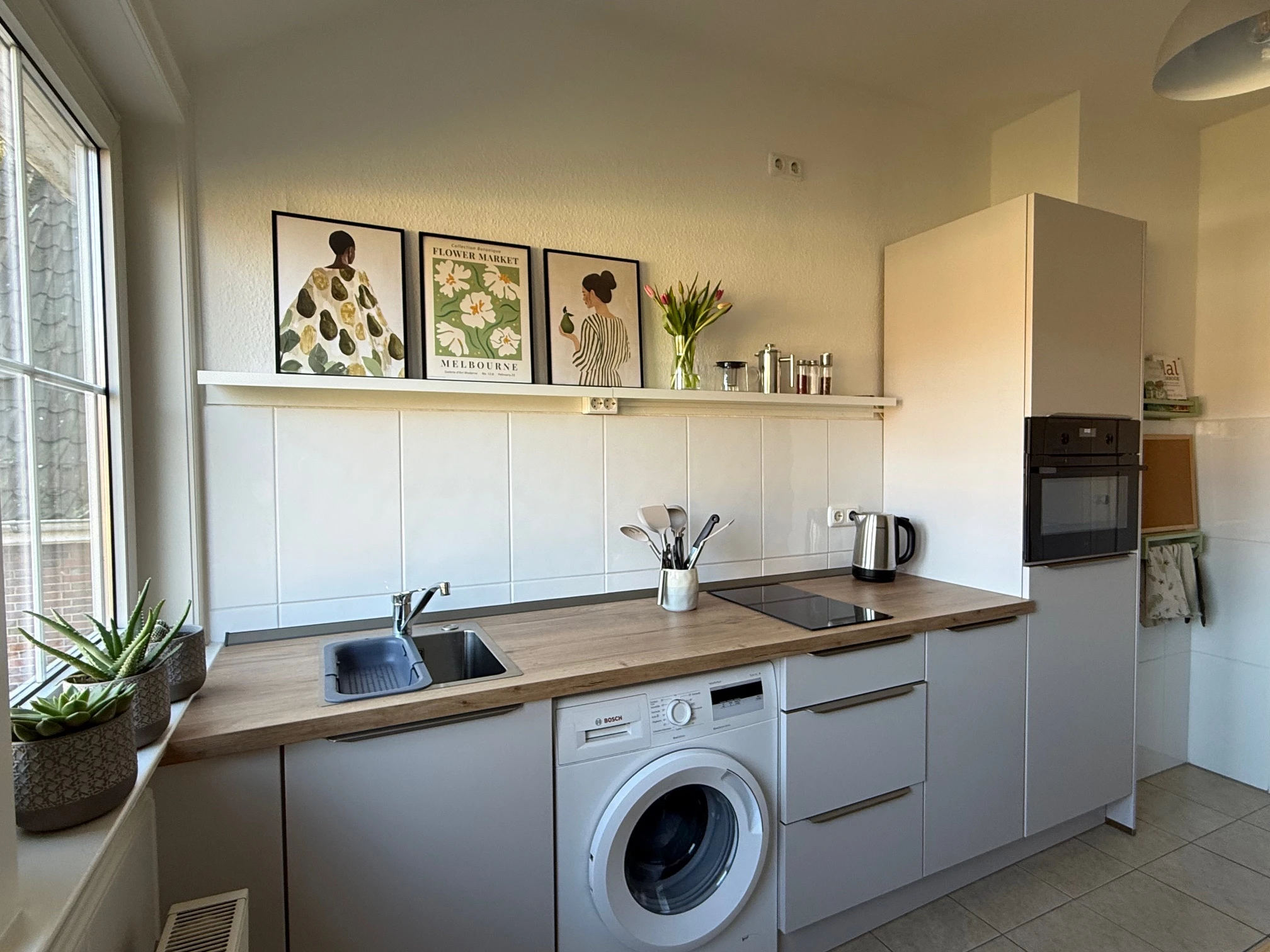 Küche der unteren Etage / Kitchen on the lower level