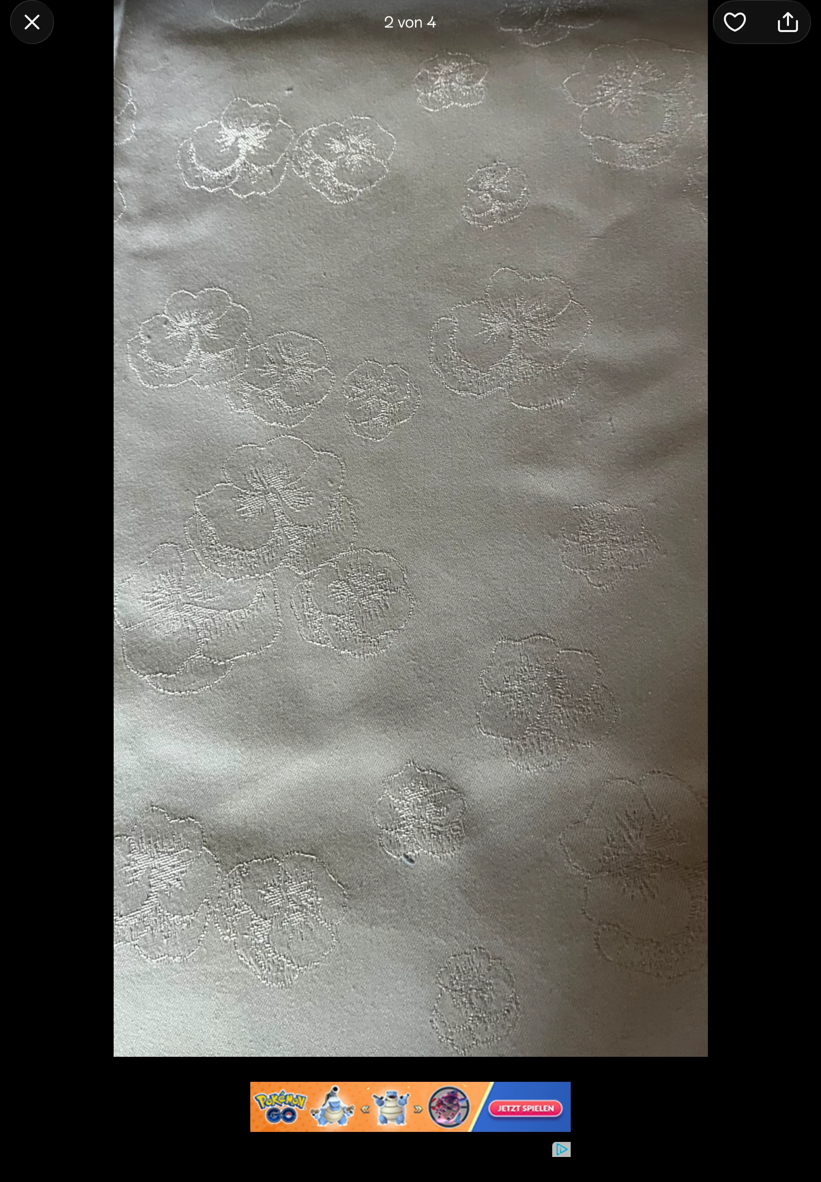 Eingewebtes Blumenmuster 