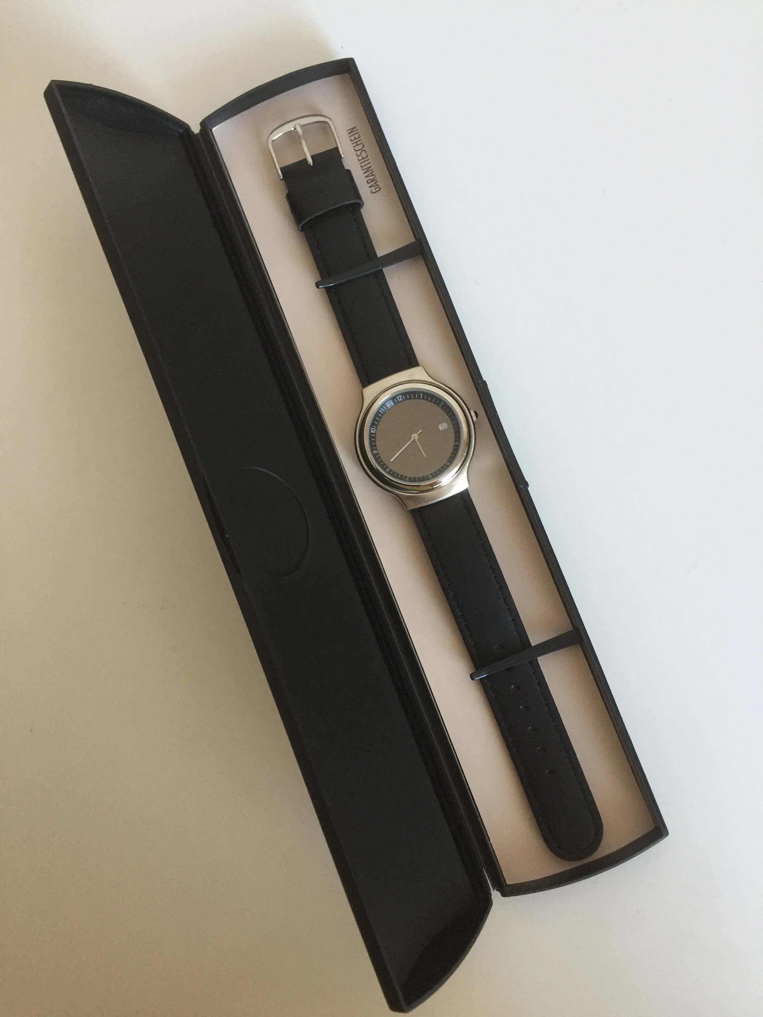 Hochwertige Armbanduhr Design-Klassiker 