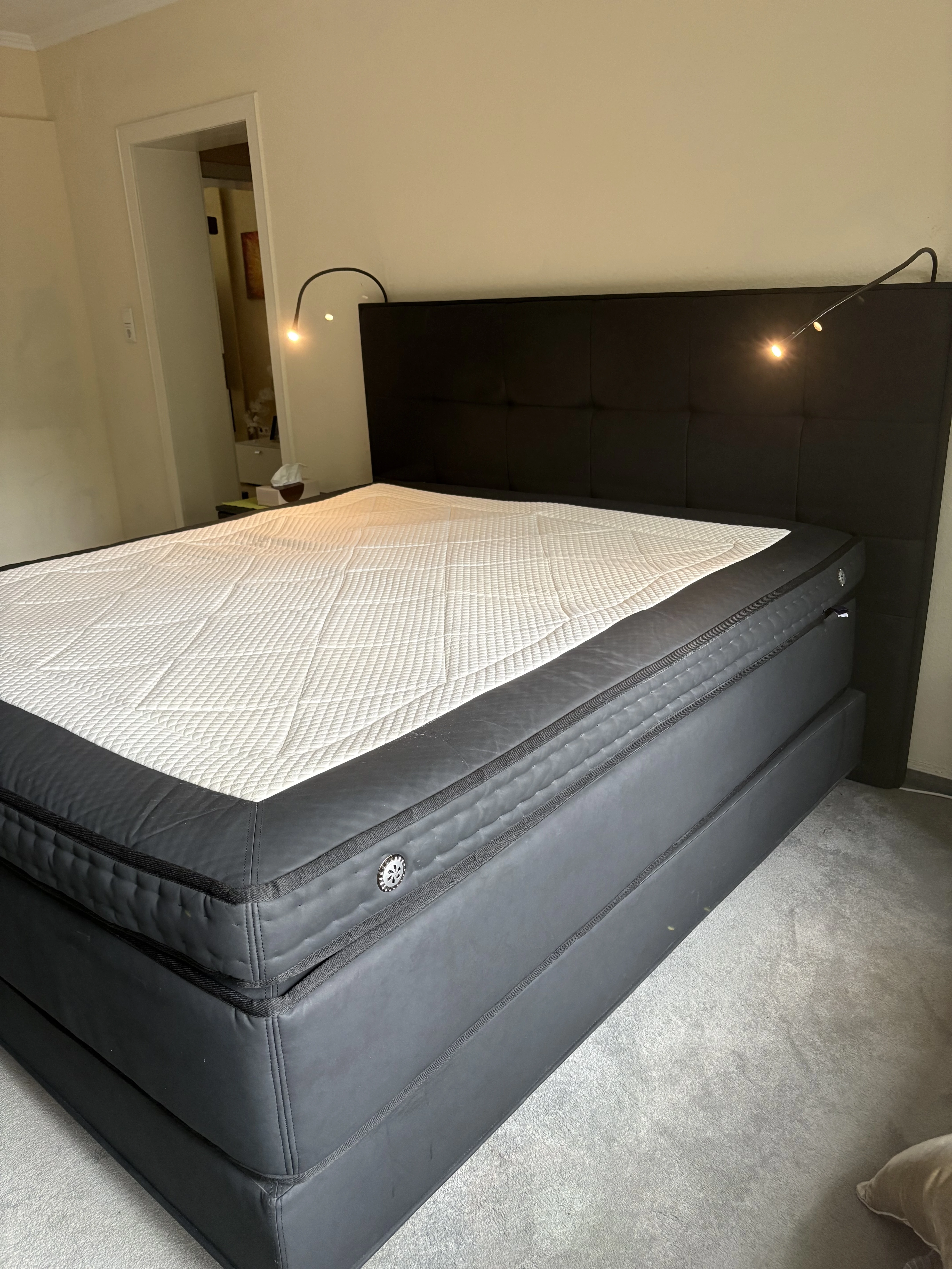 Material hochwertig