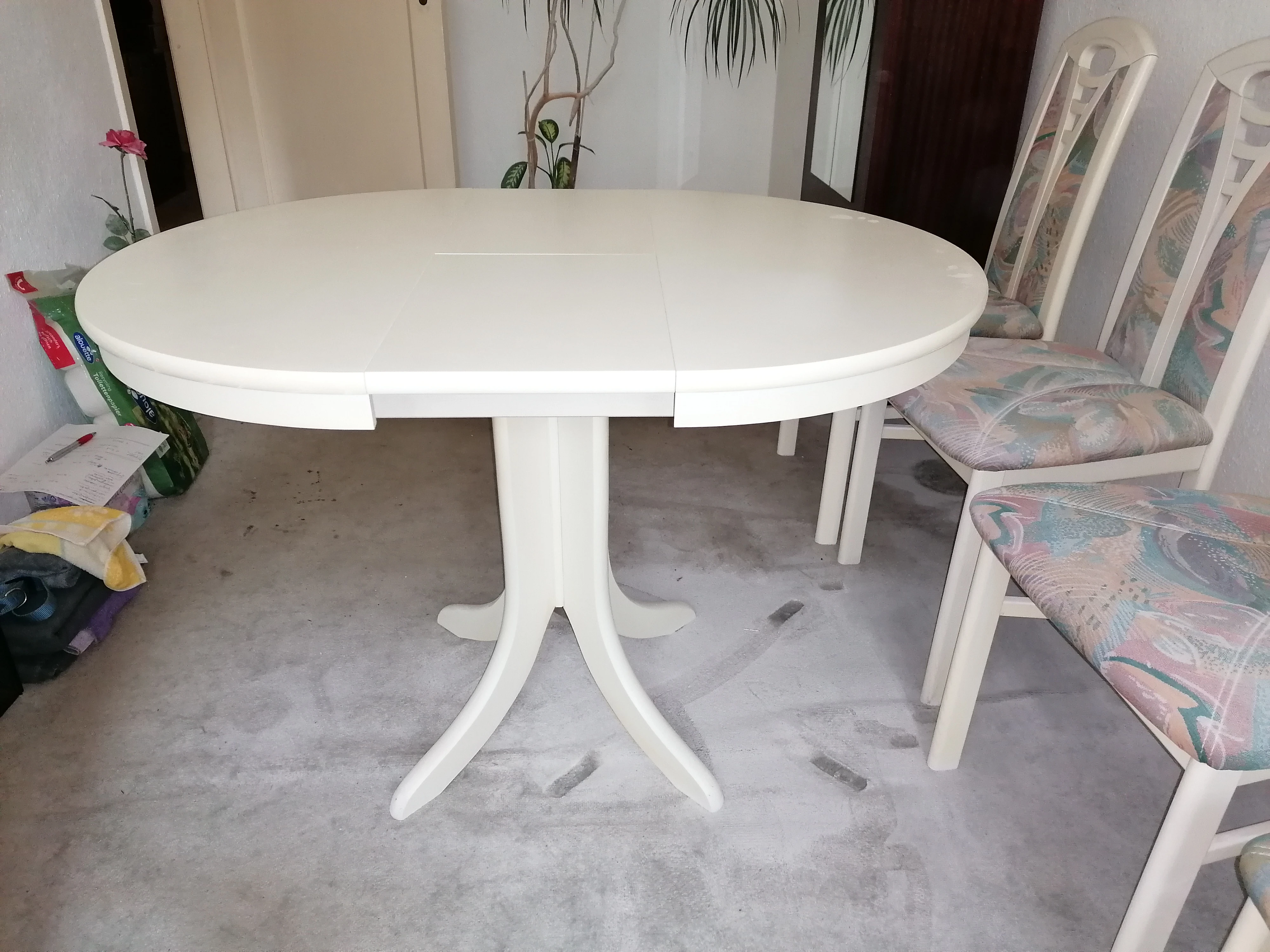 Tisch ausgezogen  108 cm