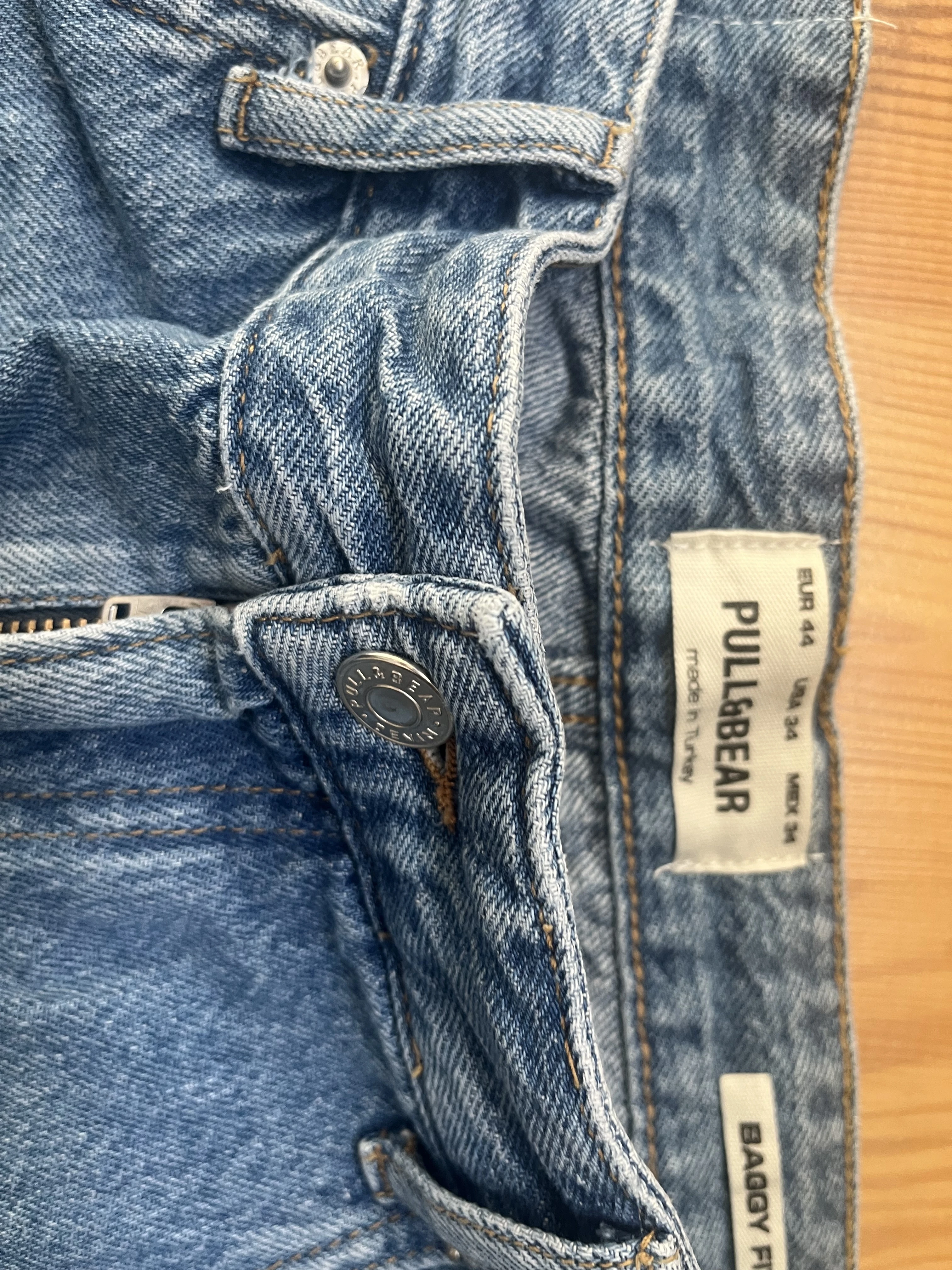 Mittlere Jeans