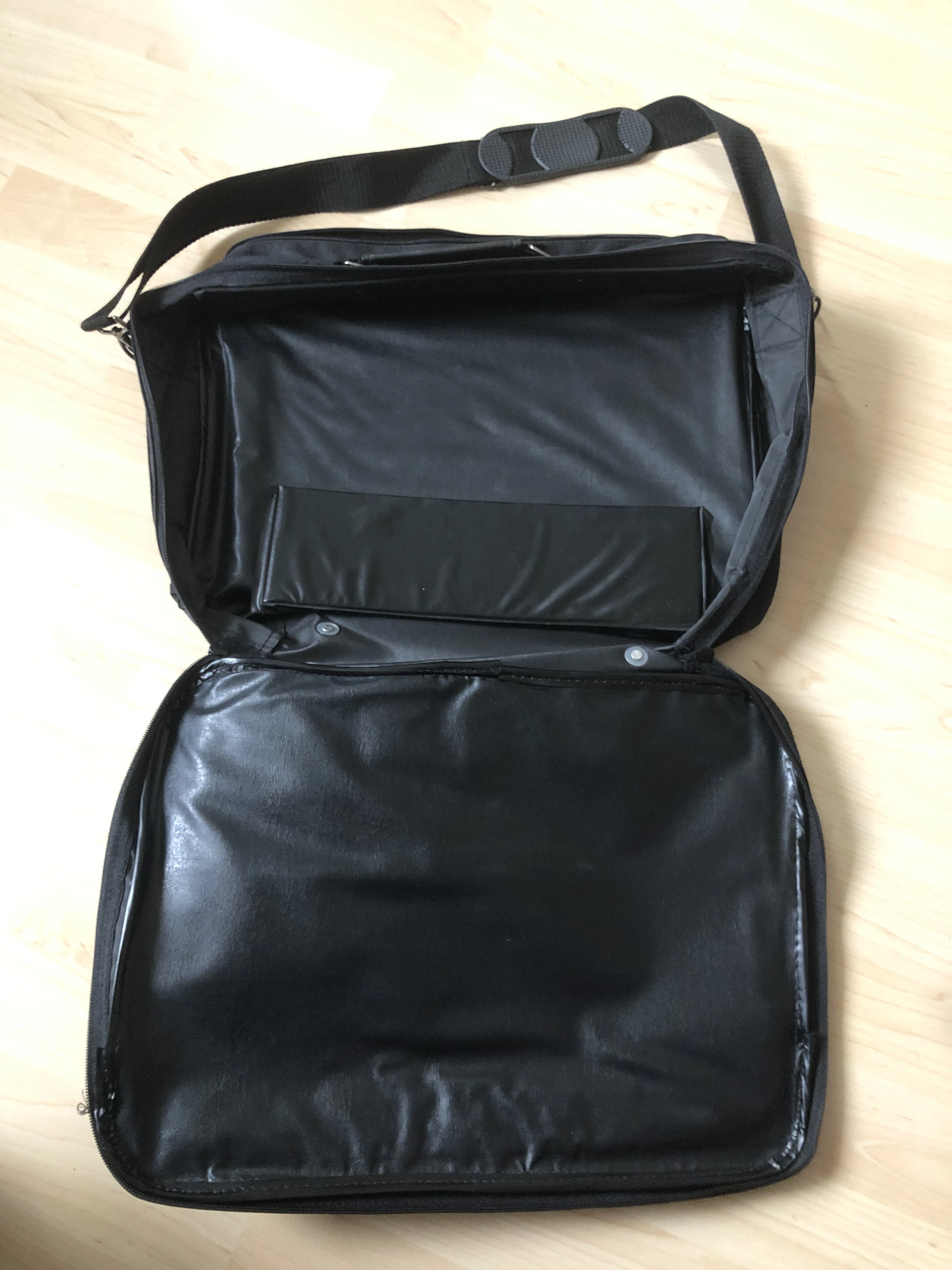 Hochwertige Laptop-/Akten-Tasche -neu- 