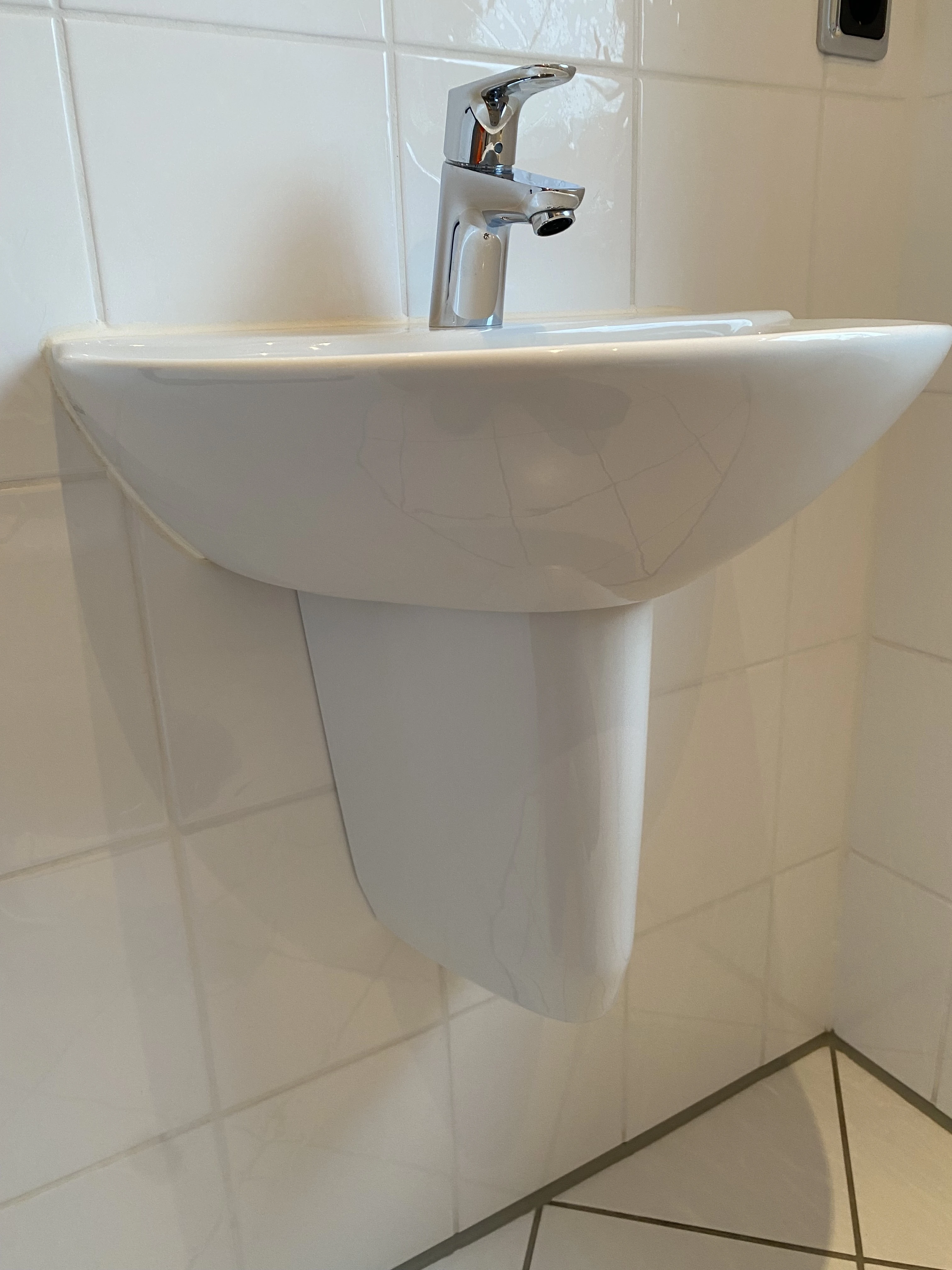 Waschbecken mit Unterteil 