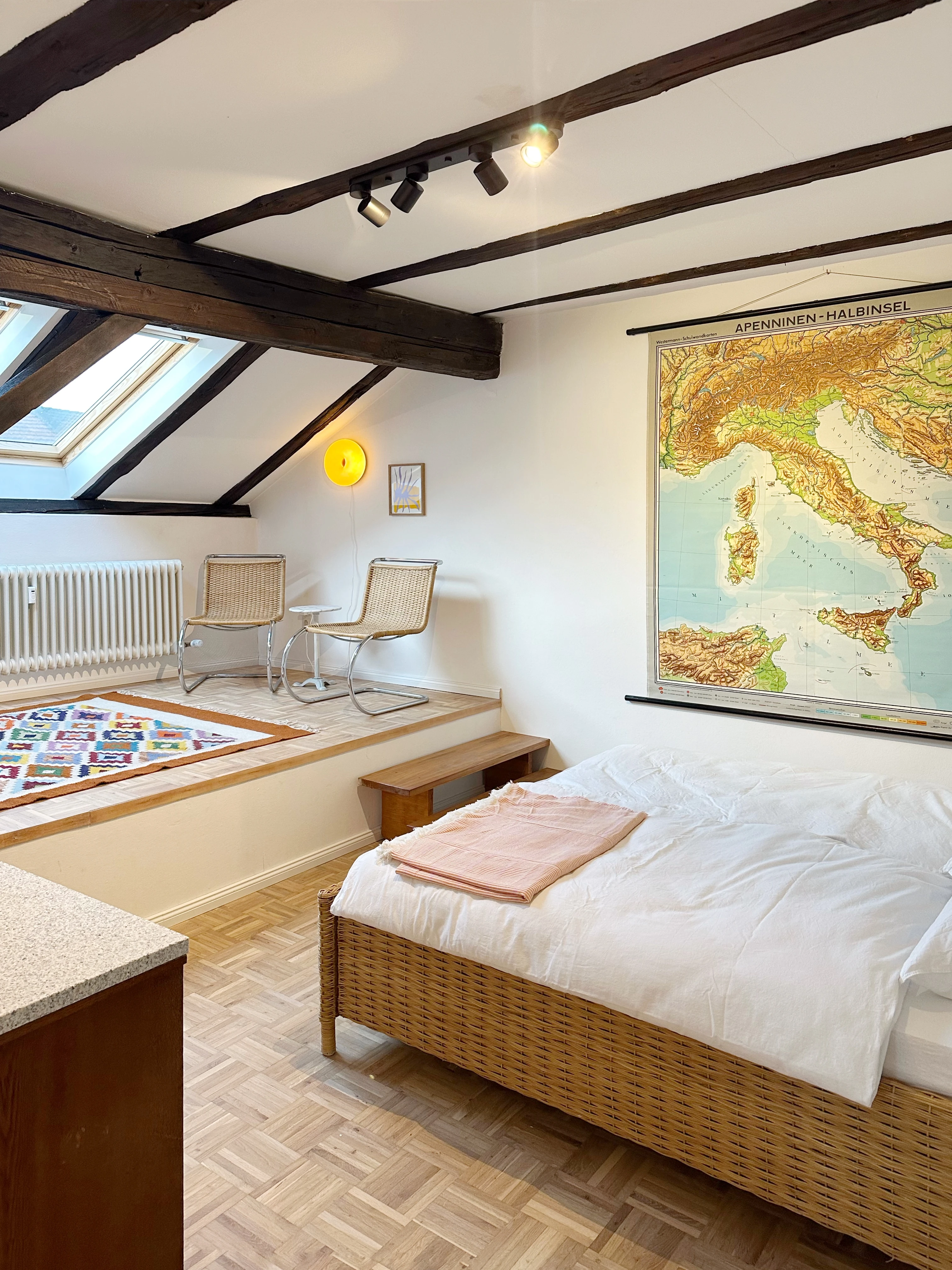 Schlafzimmer 1
