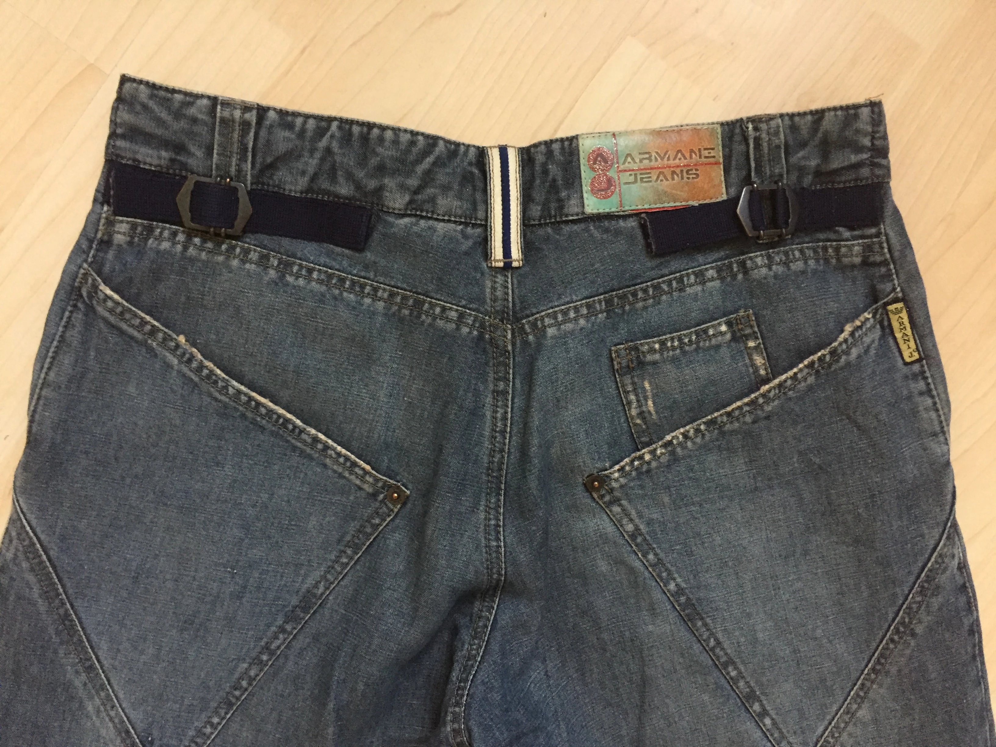 ARMANI Designer Jeans Gr. 29 -neuwertig- 