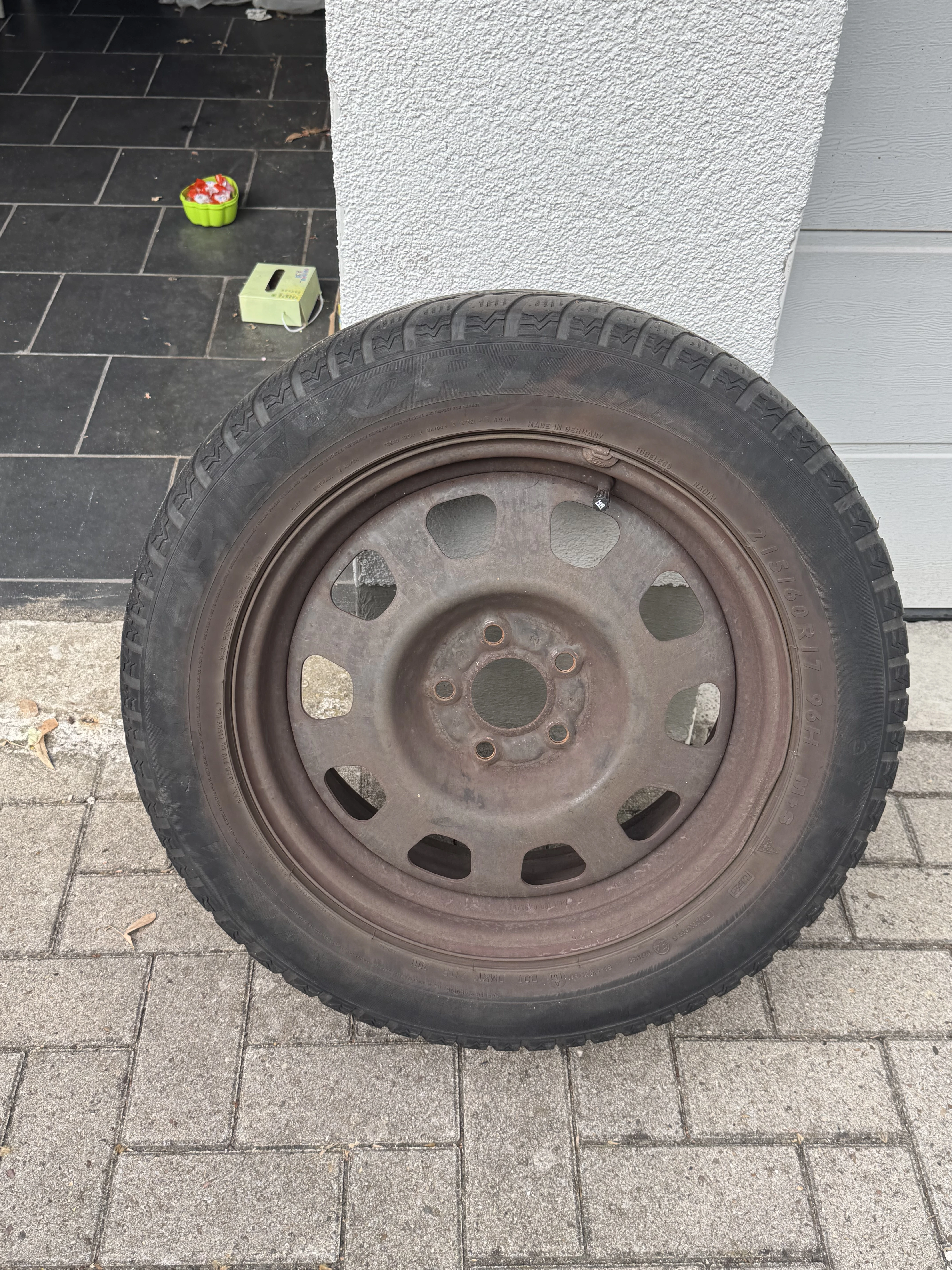 4 Stahlfelgen 215 / 60R17 zu verschenken 