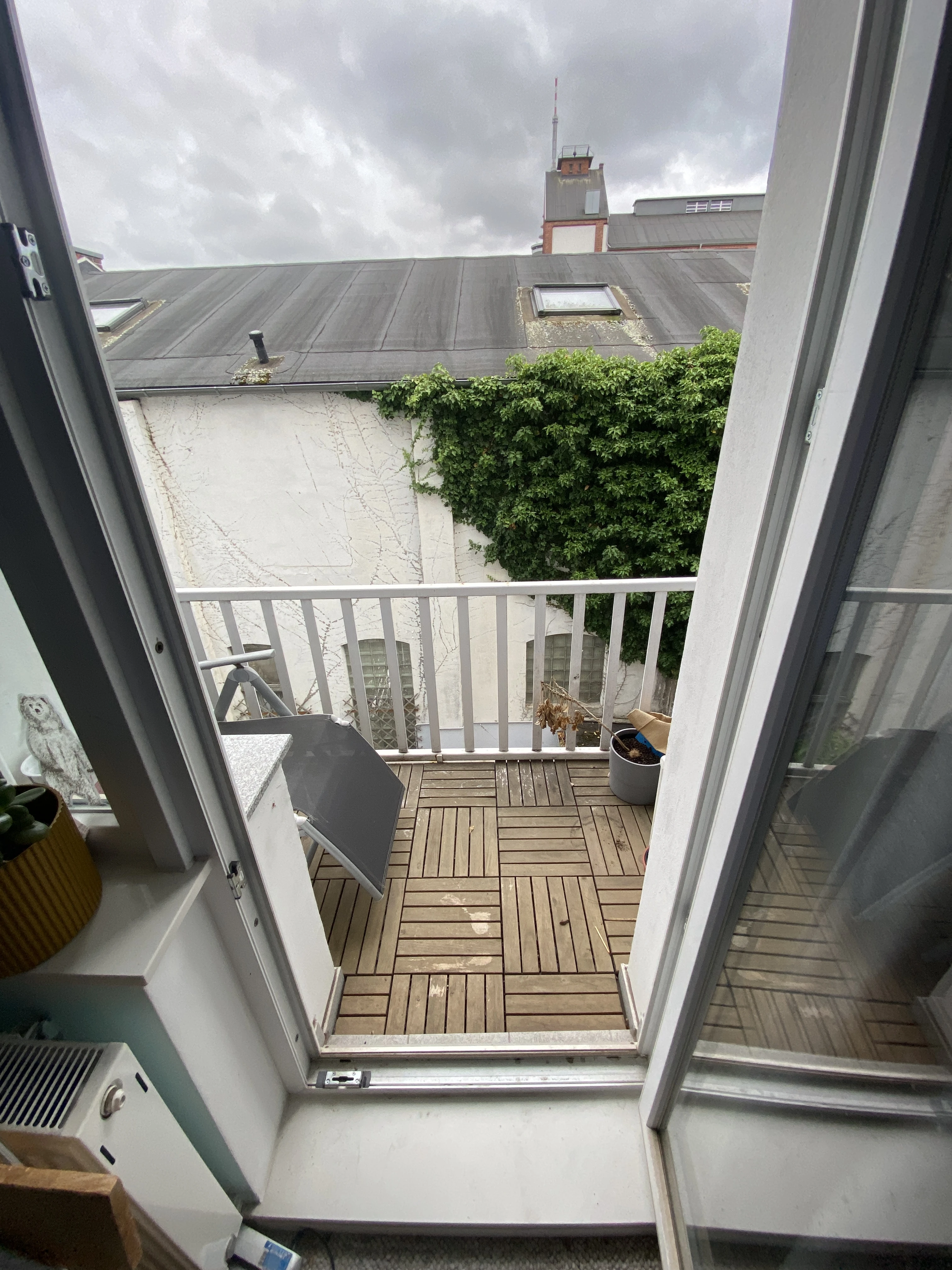 Eigener Balkon (Südseite)