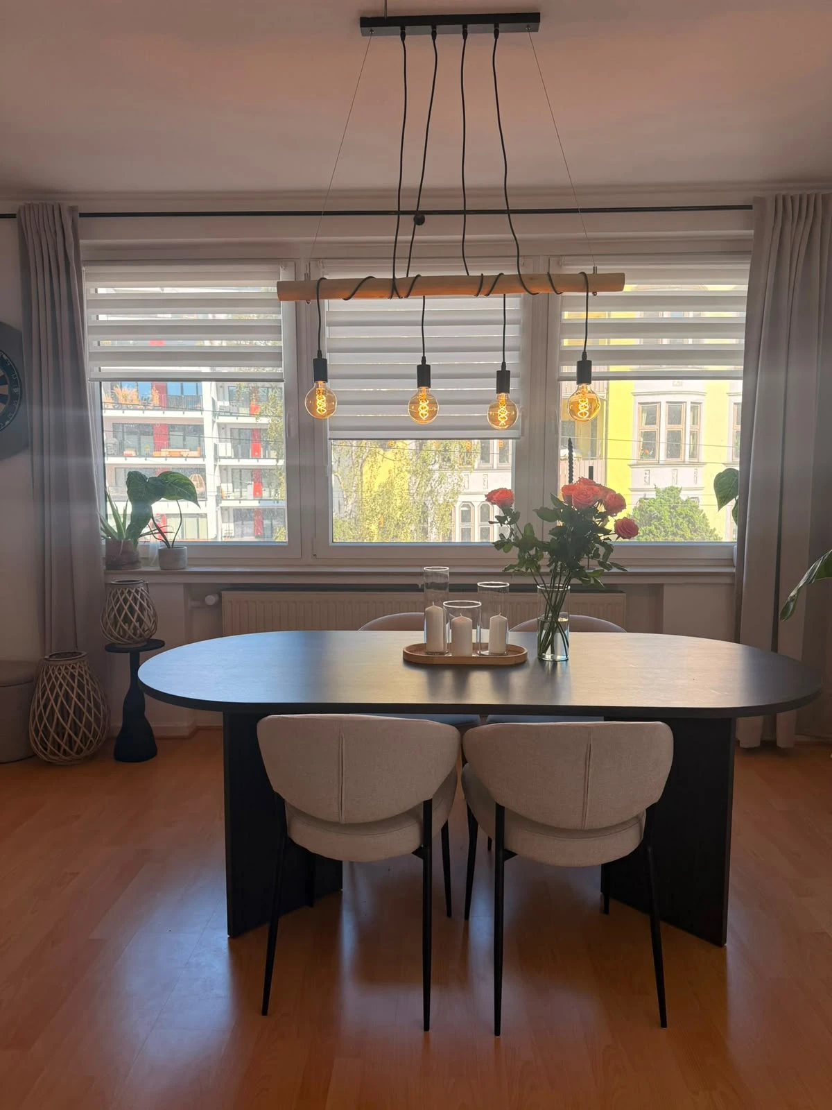 Zimmer Straßenseite
