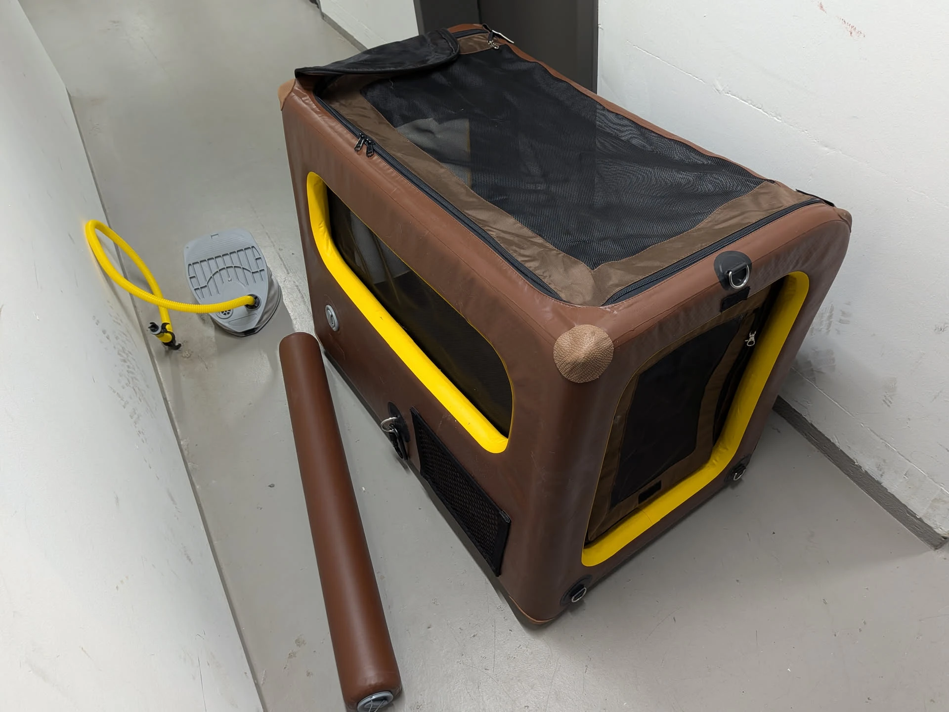 Box mit Zubehör (nicht alles auf dem Bild)