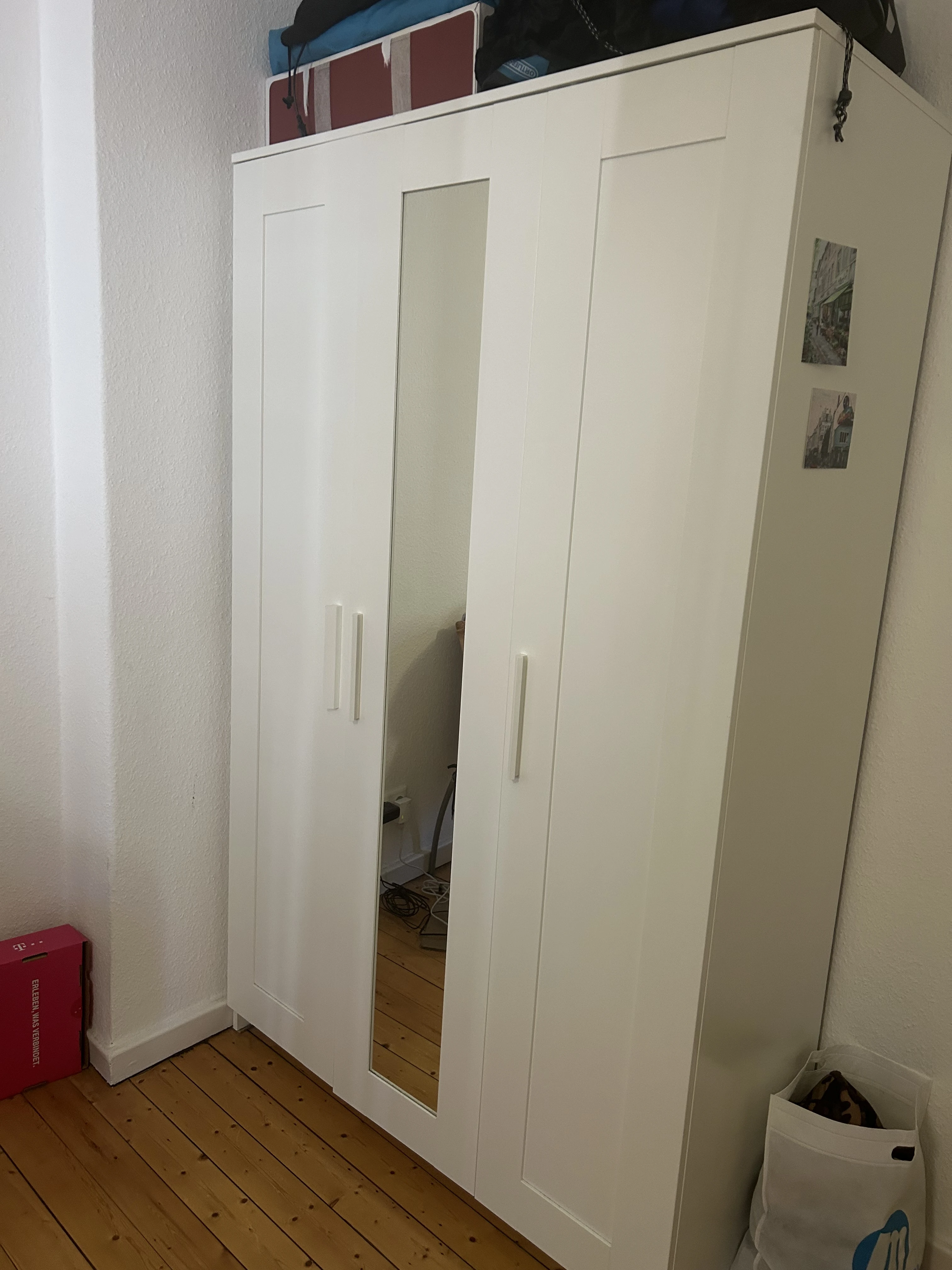IKEA - BRIMNES Kleiderschrank 3-türig, weiß, 117x50x190 cm.