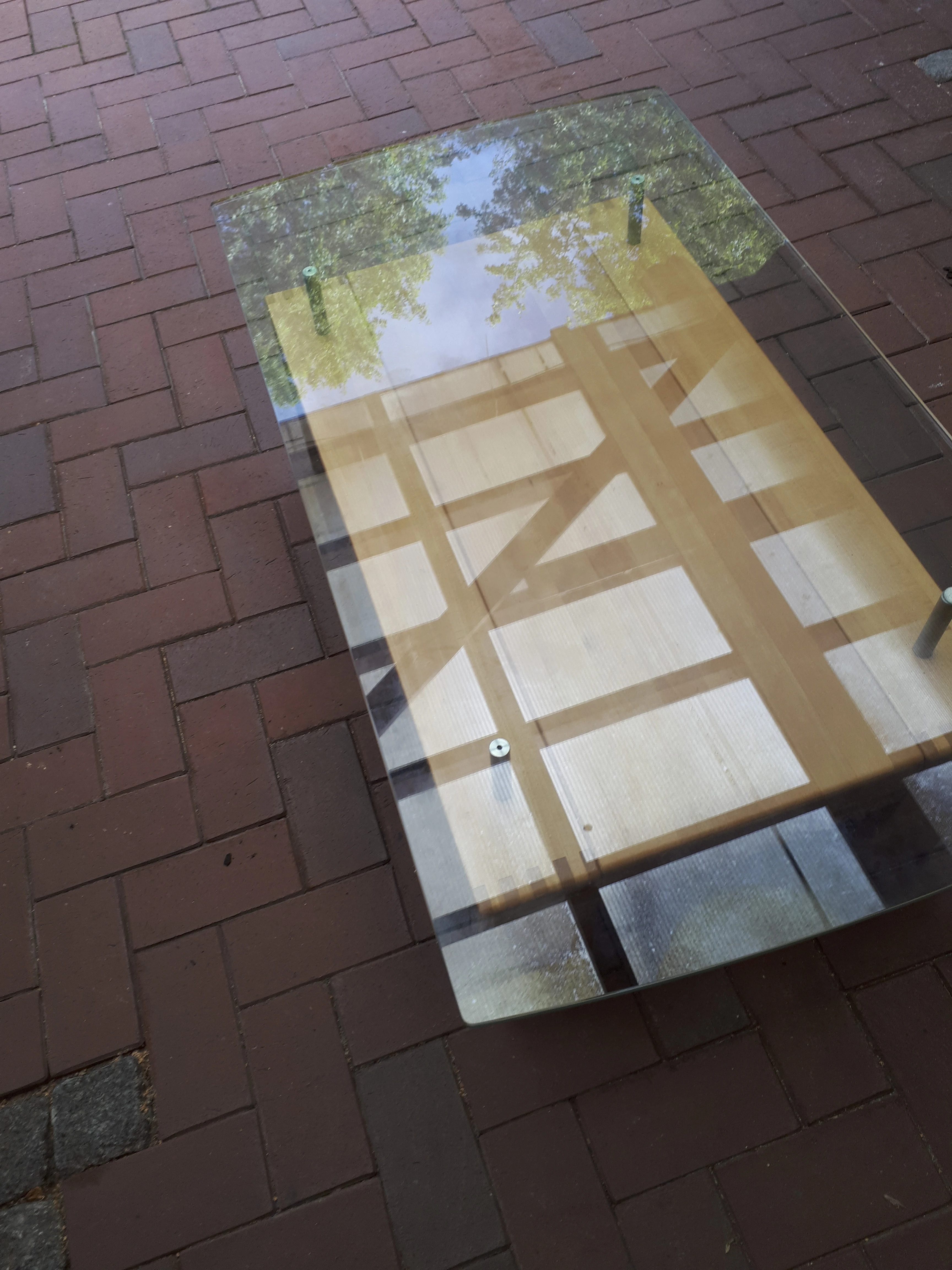 Bild von oben Carportbalken im Spiegelbild 