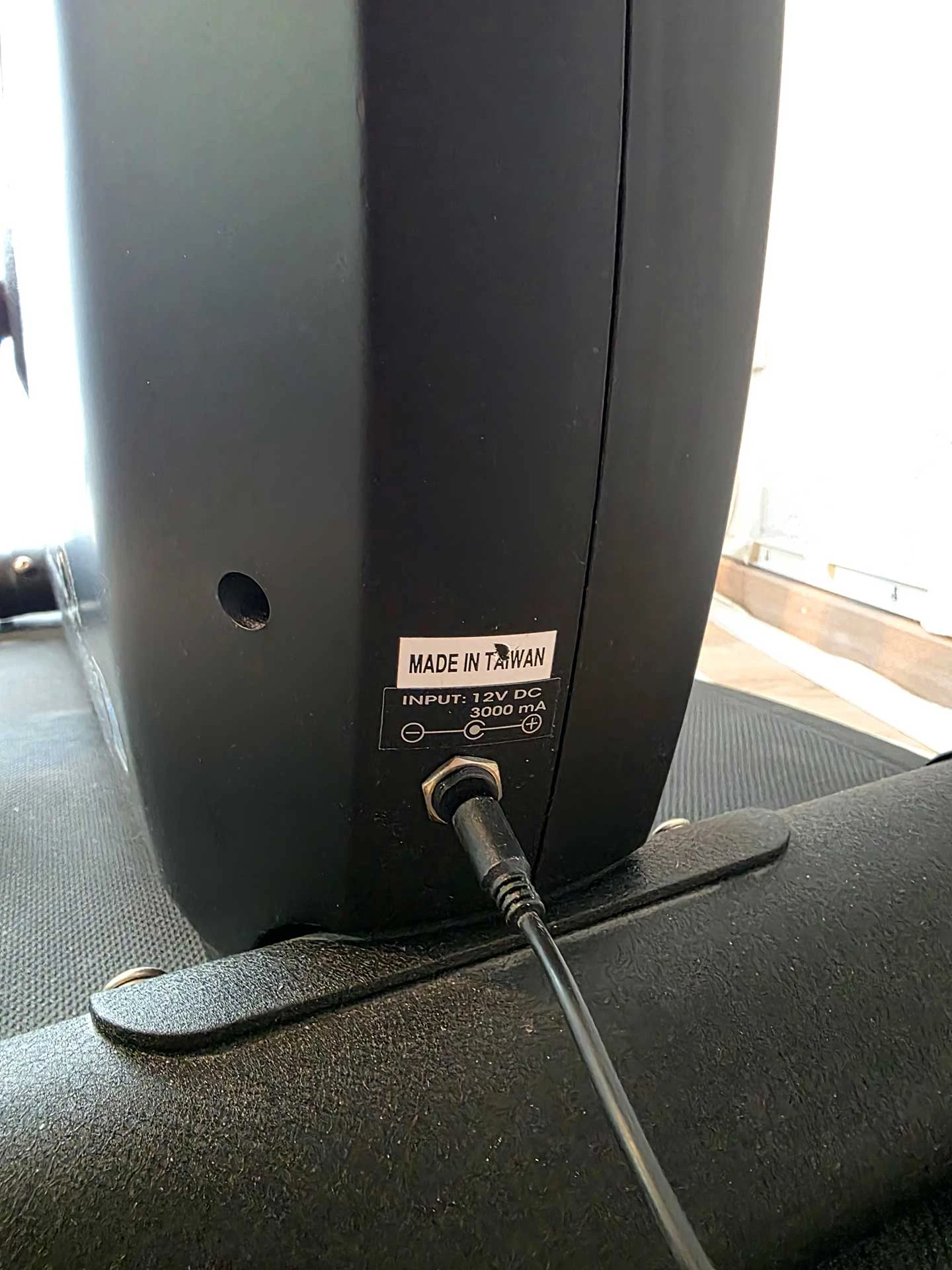 12 V Stromanschluss