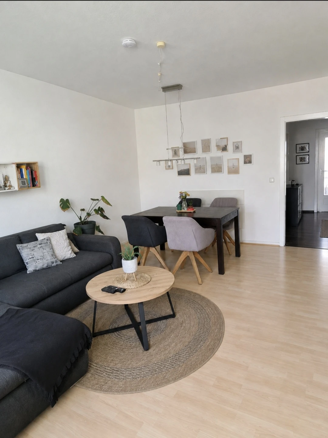 Wohnzimmer mit Essbereich