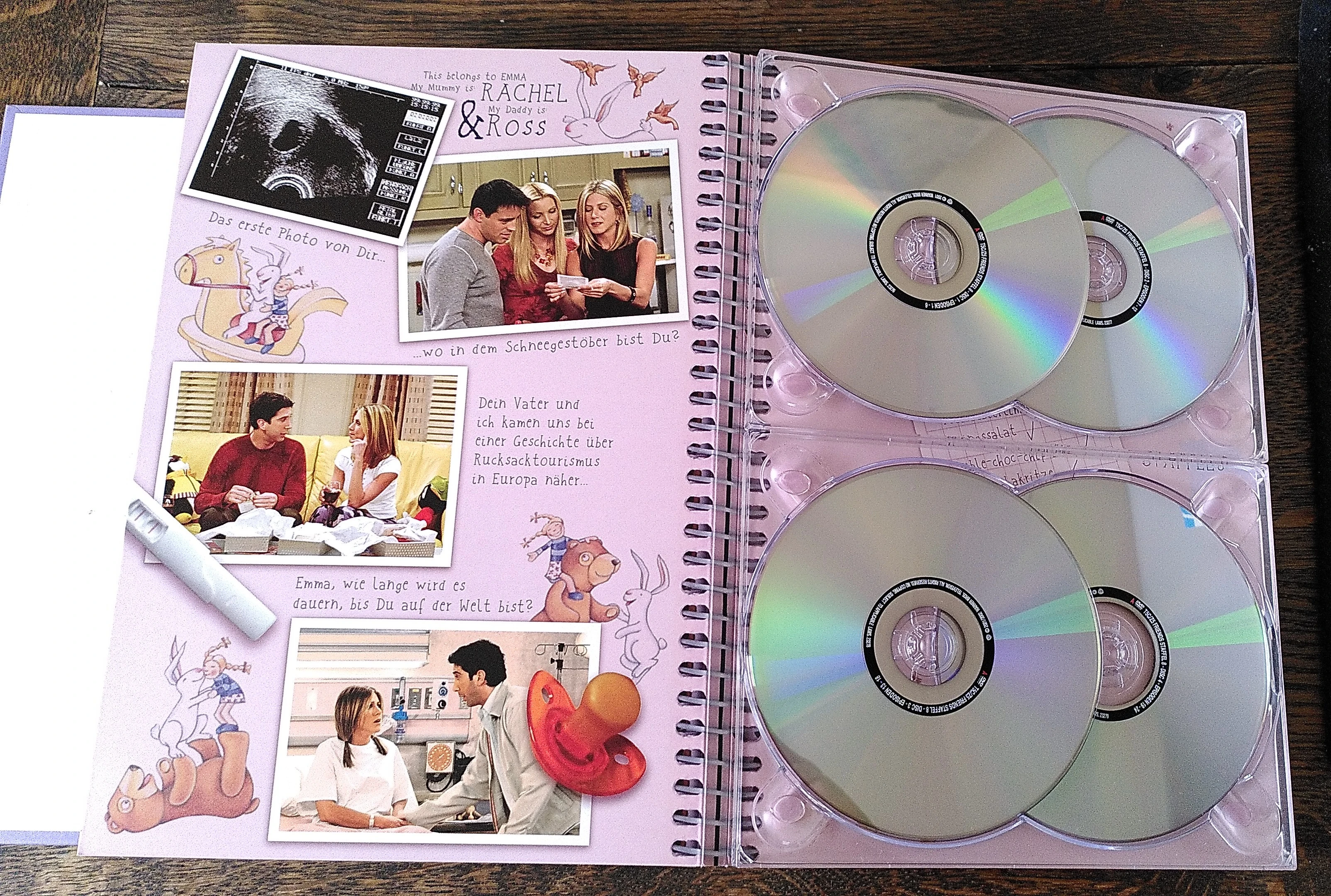 Blick ins Innere der DVD-Box: Fotoseite und DVD-Seite