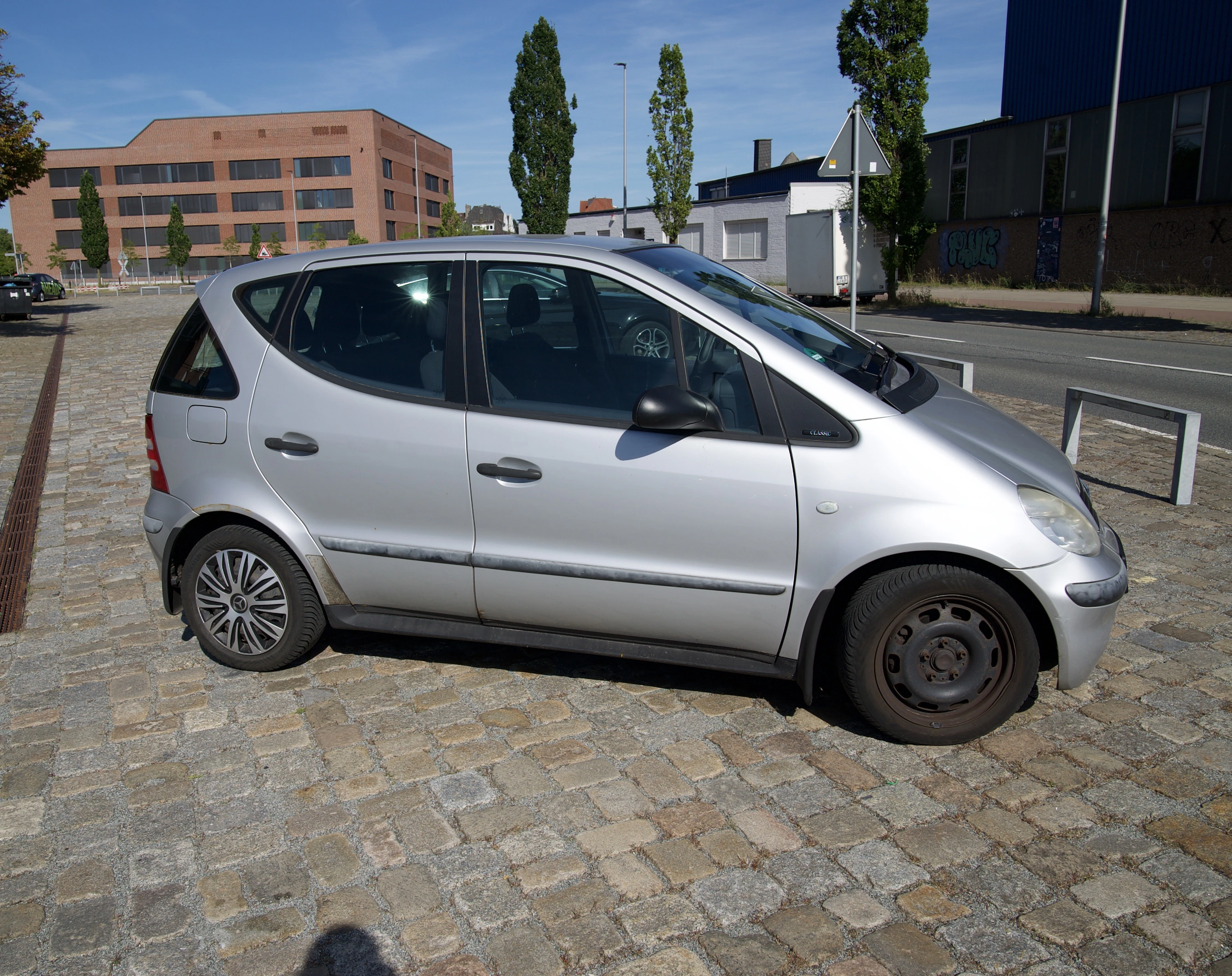 eine Radkappe fehlt