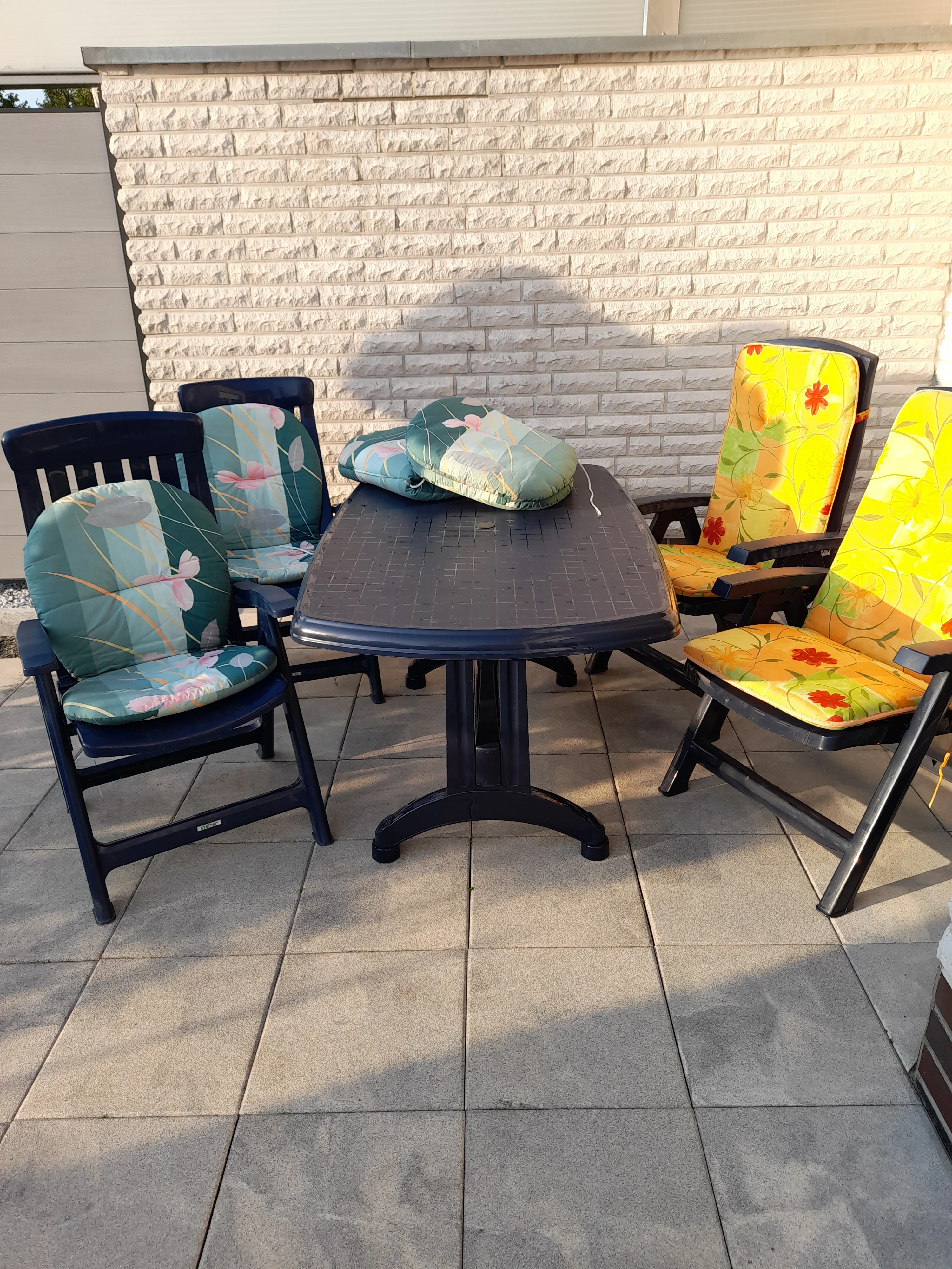 Gartenmöbel in Blau 