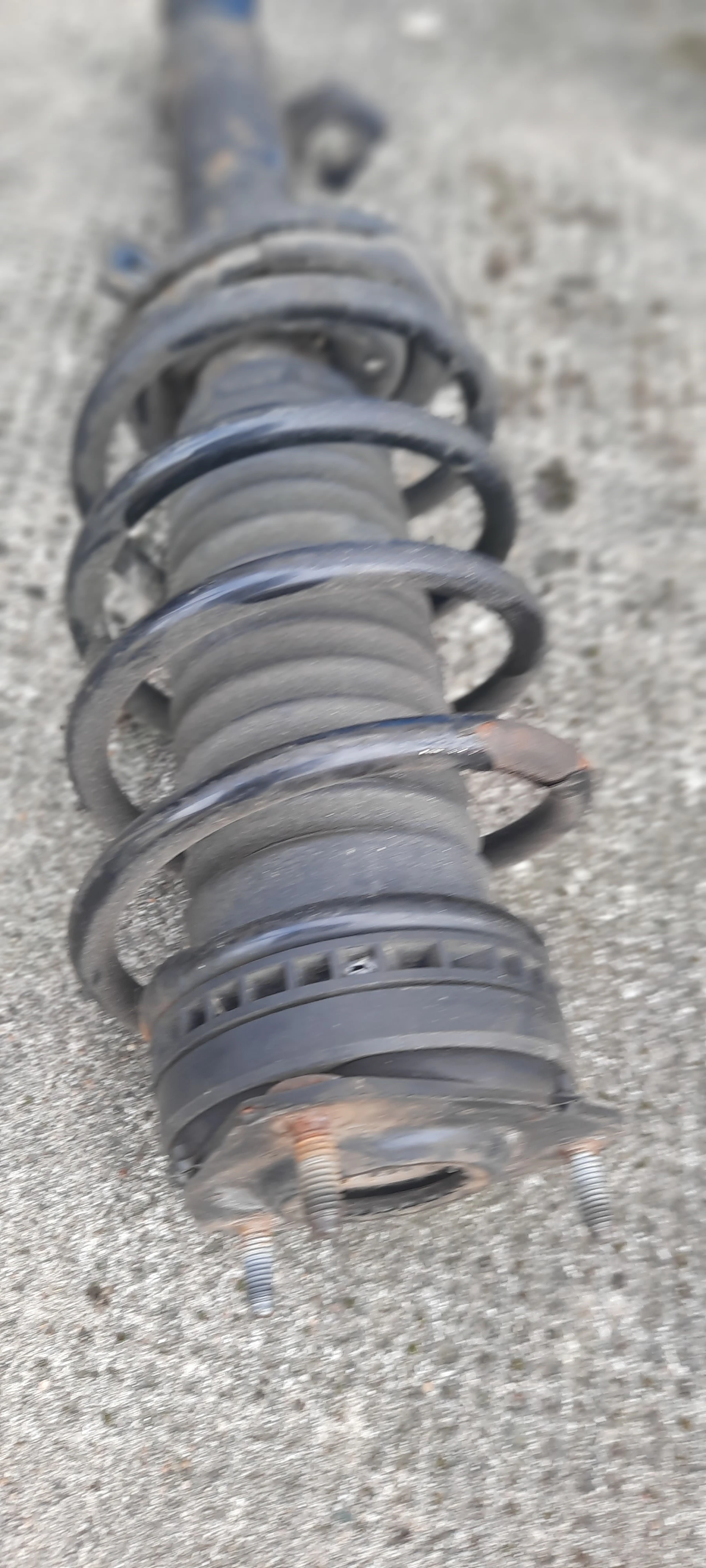 Ford Fusion Federbein links