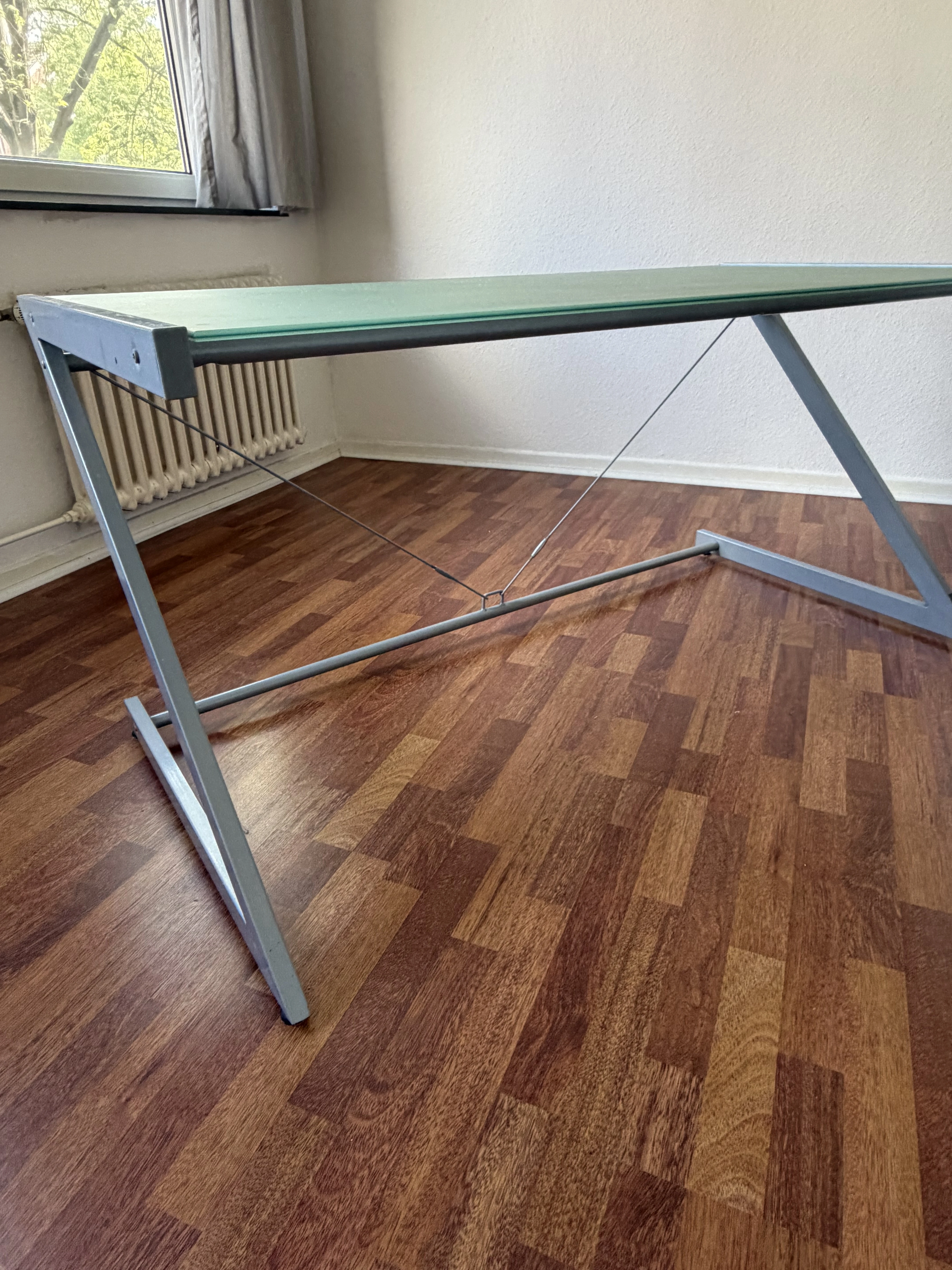 Schreibtisch 