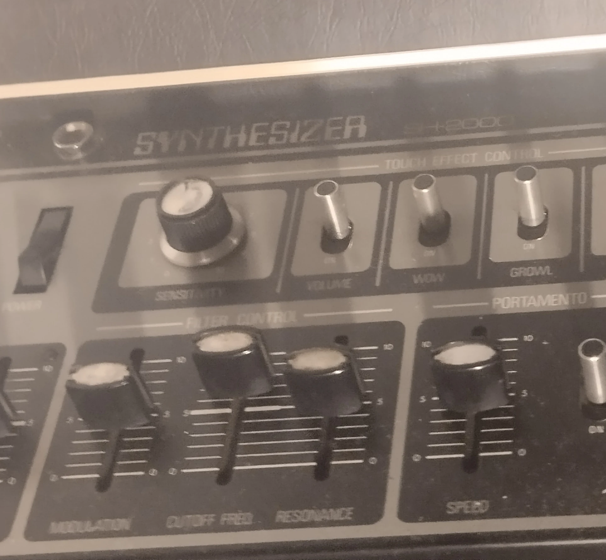 Synthesizer 