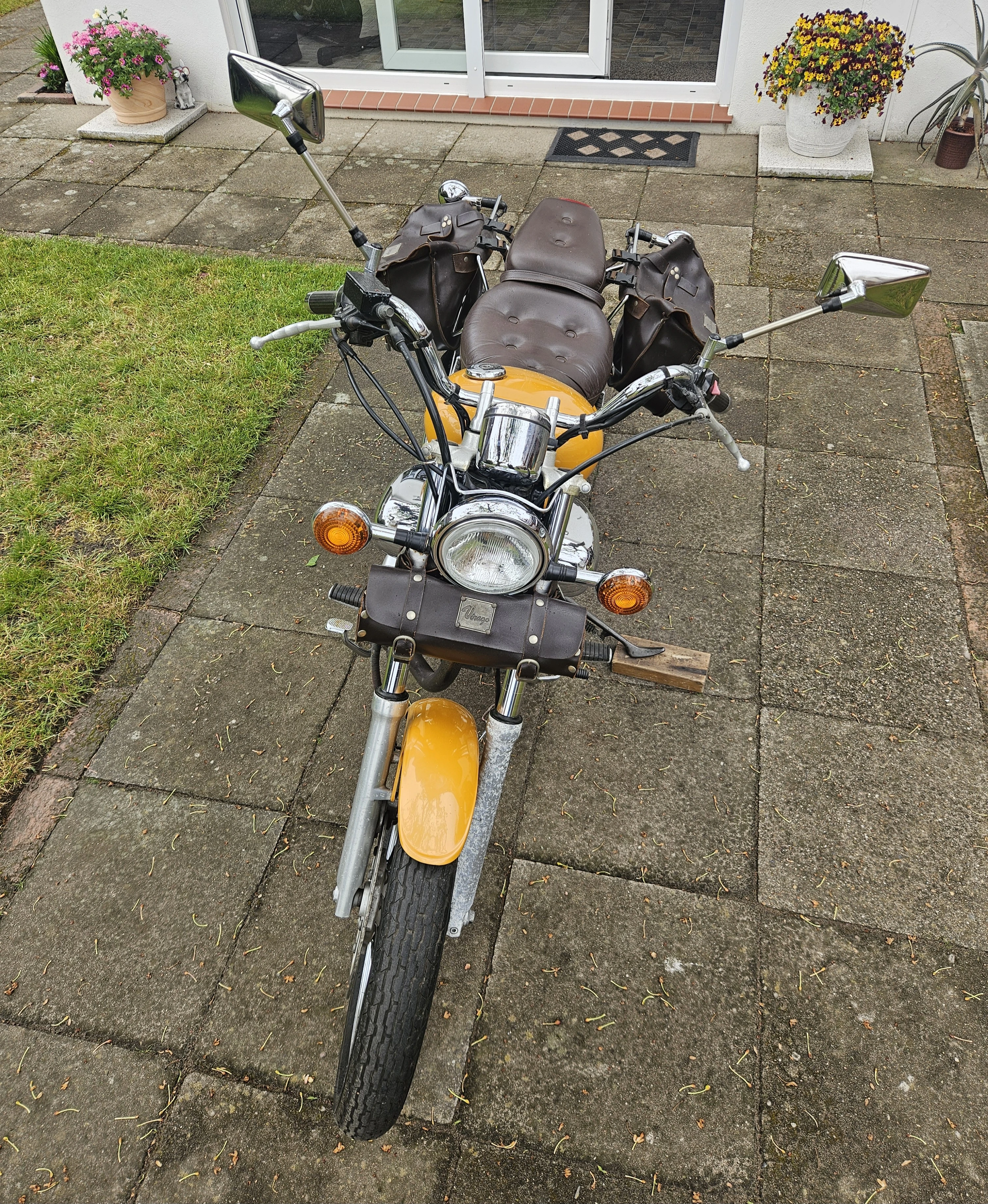 Motorrad von vorne