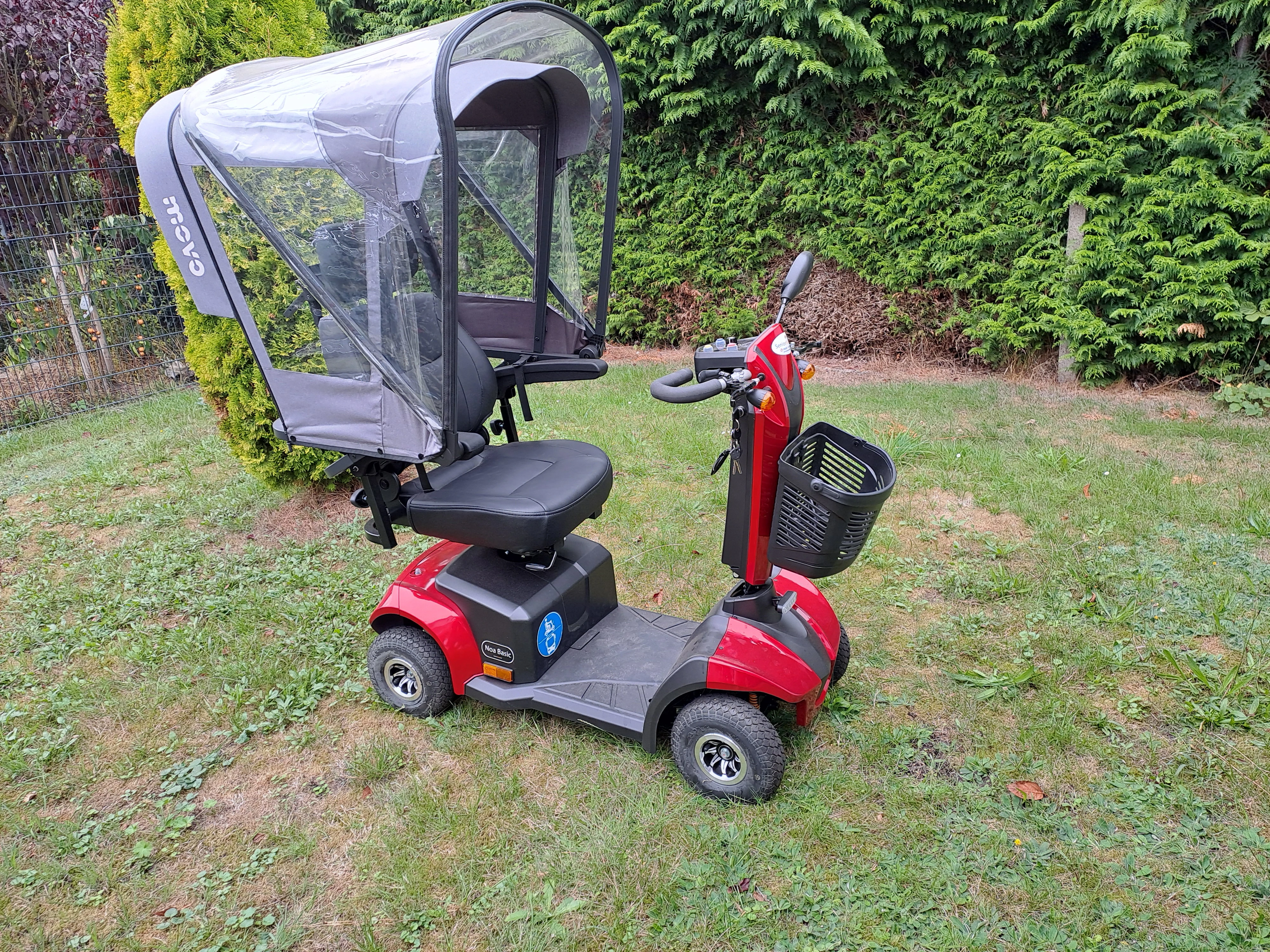 E-Mobil mit offenem Wetterdach