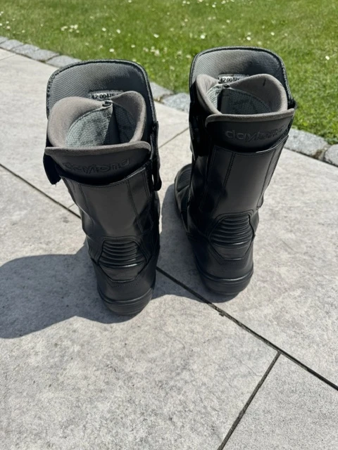 Stiefel von hinten