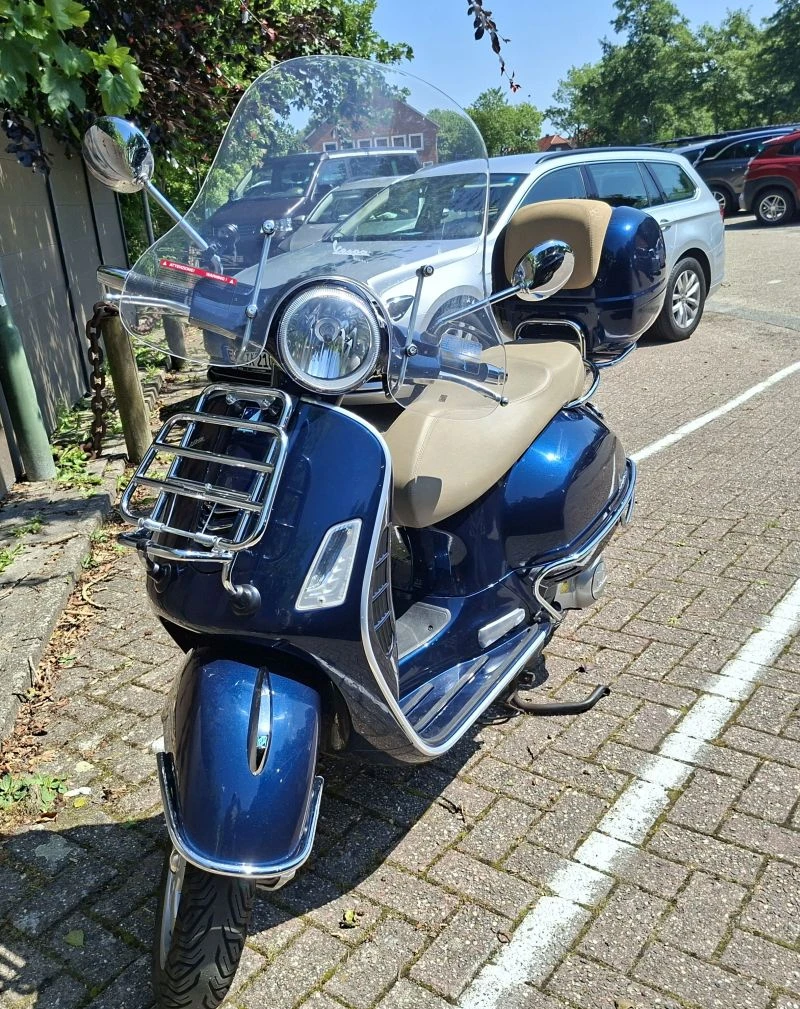 Vespa GTS 300