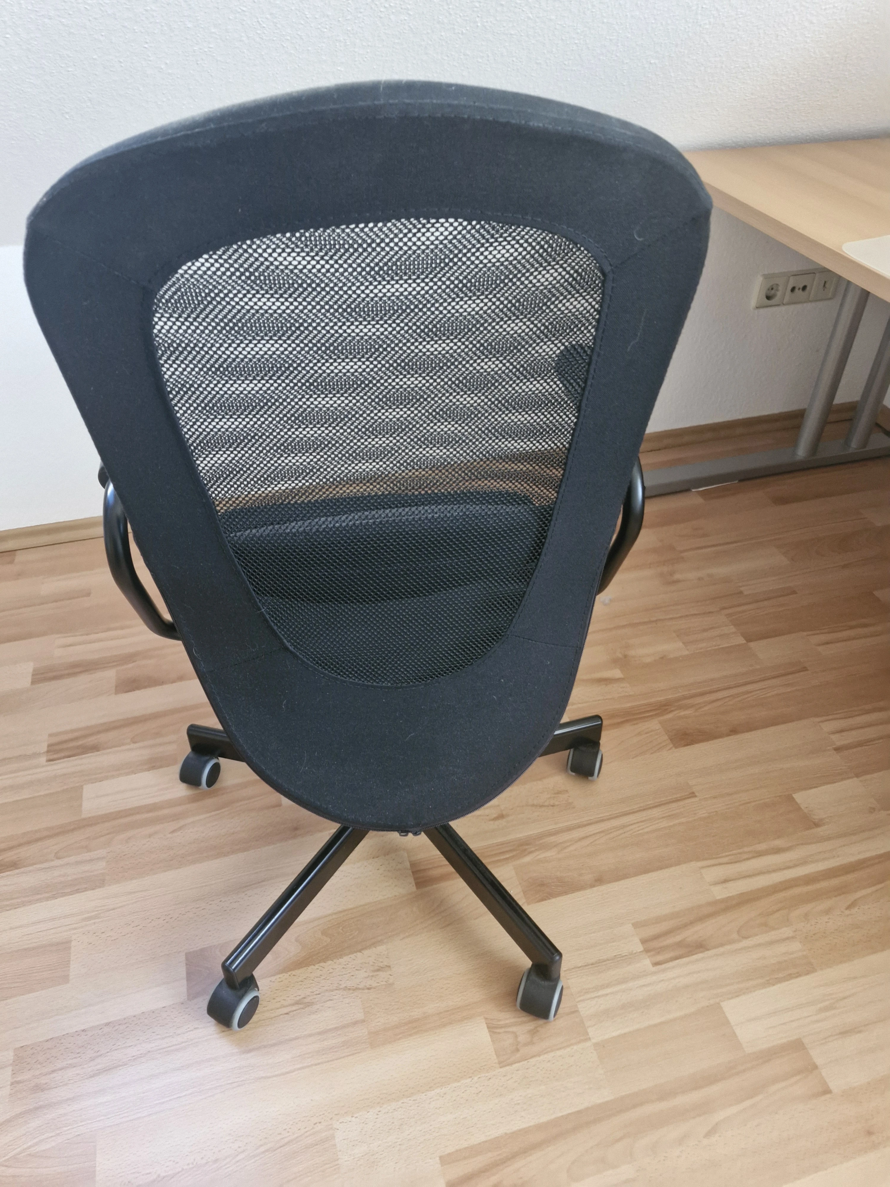 Schreibtischstuhl von hinten