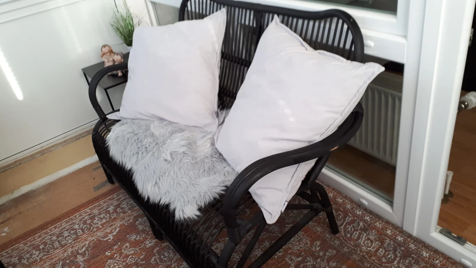 Rattanbank 2er sitzer mit Auflagen zu verschenken