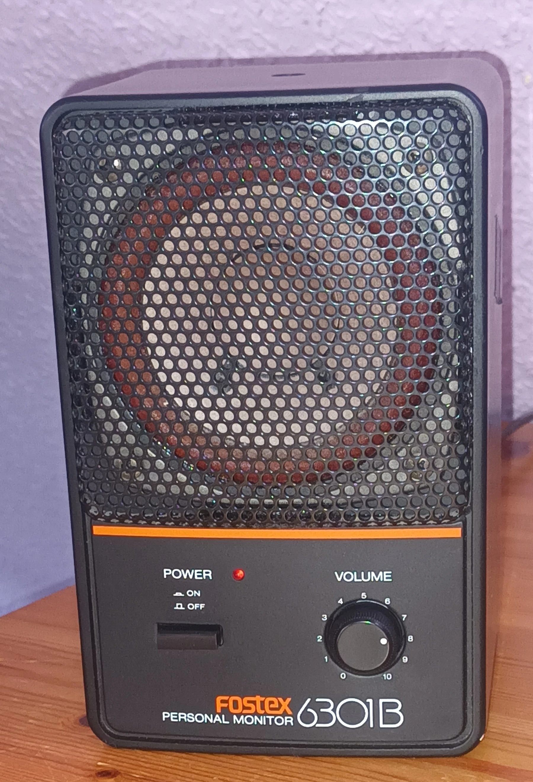 Aktivbox "Fostex Personal Monitor 6301B"