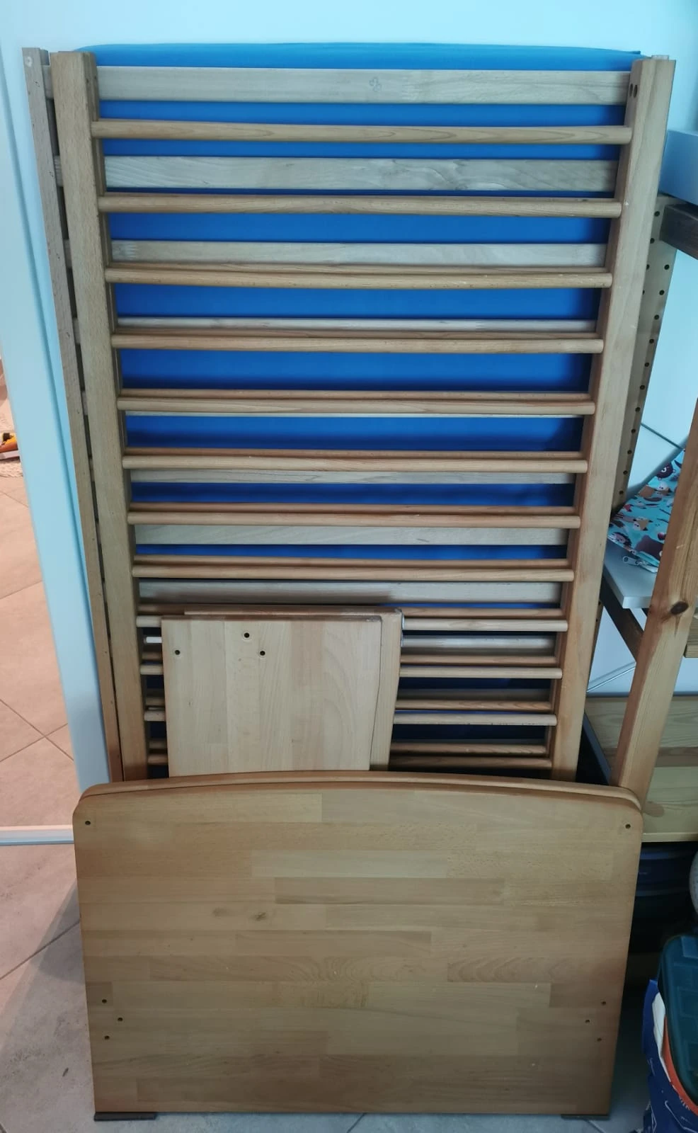 Bett 01