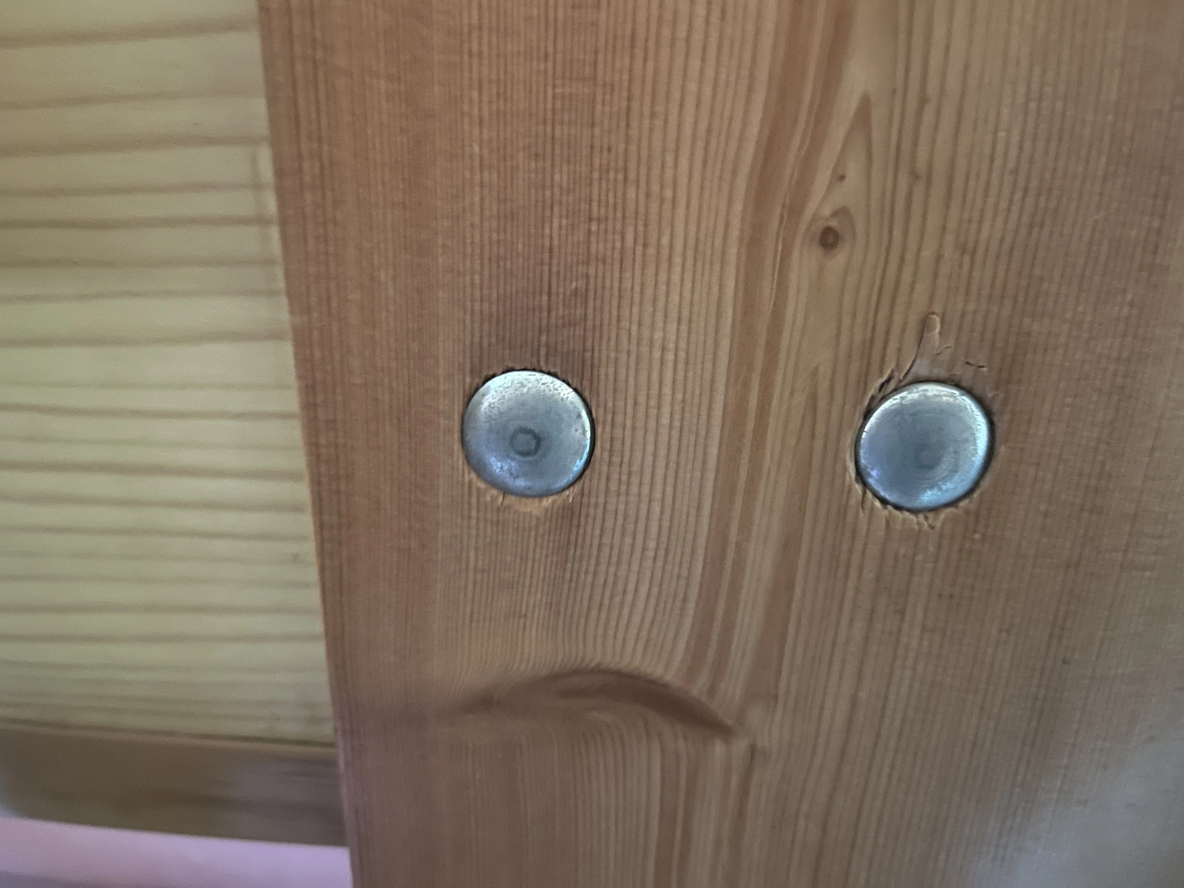 Weitere Schraube